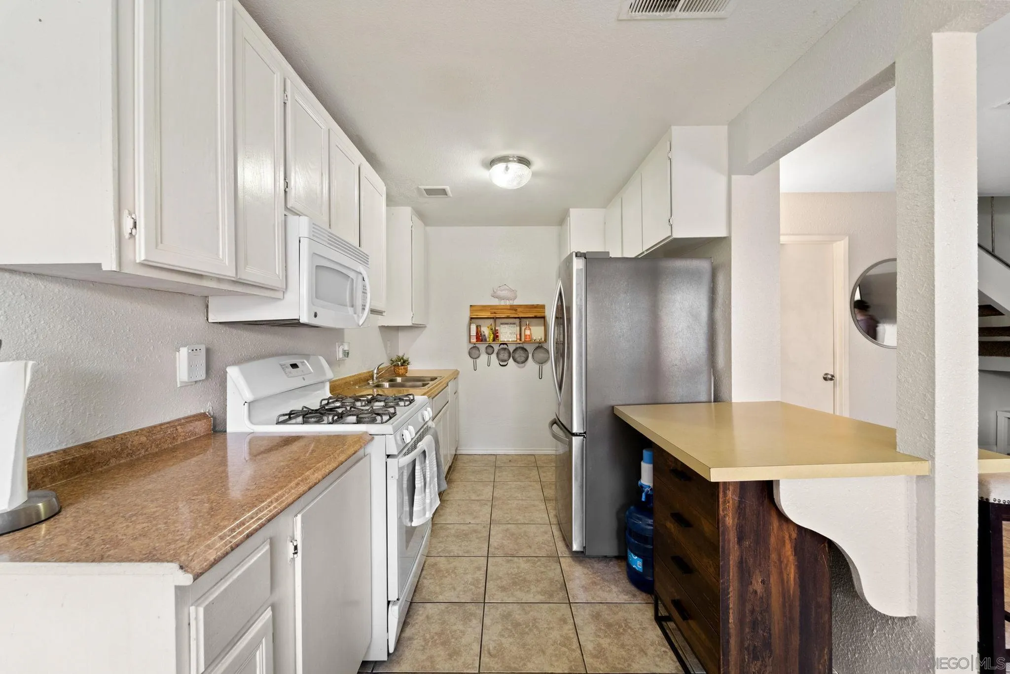 1322 W San Ysidro Blvd Unit B