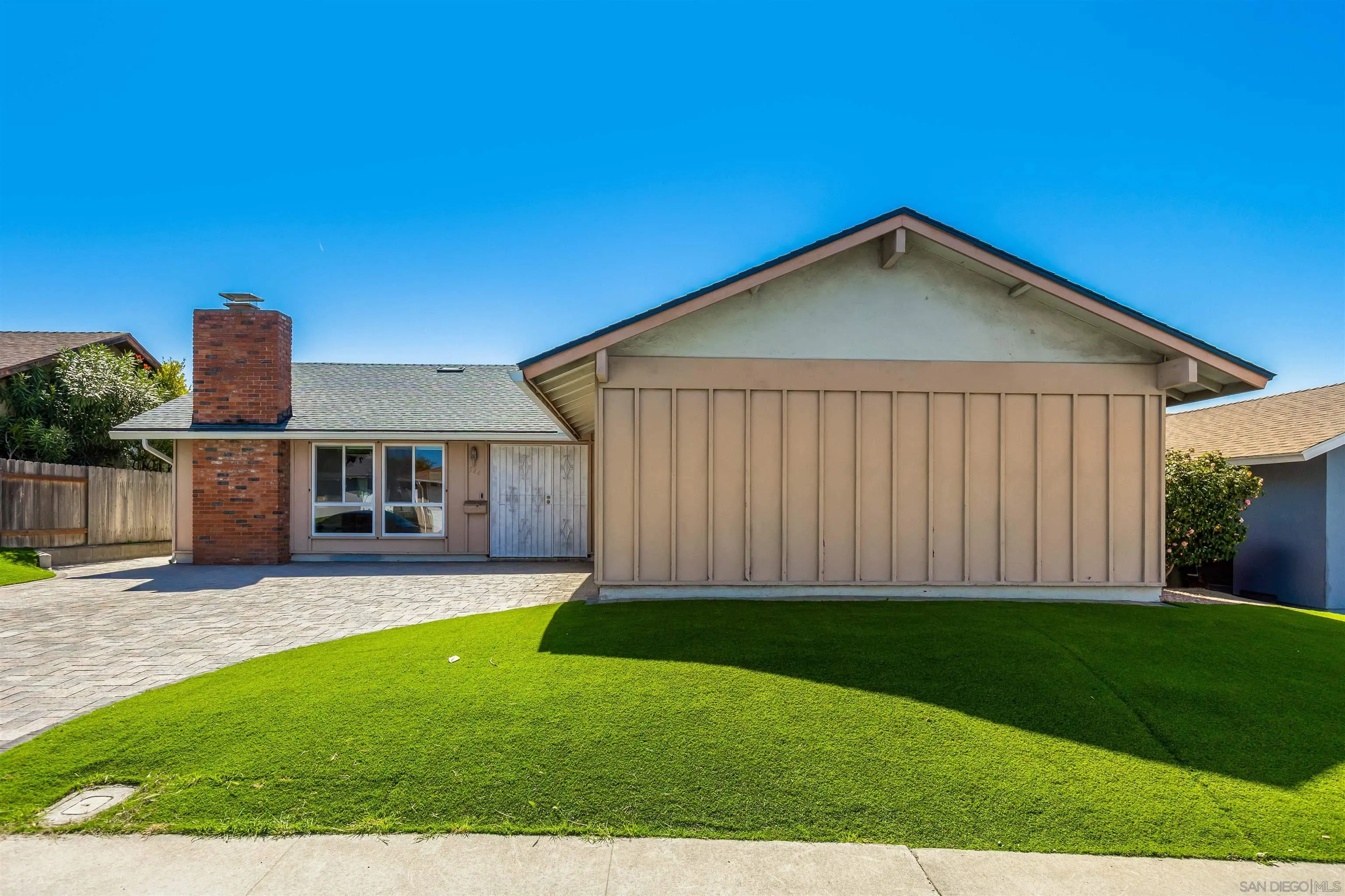 544 Azalea St