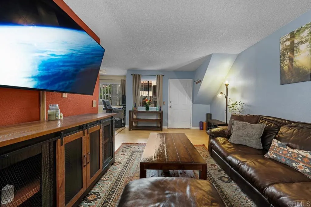 3557 Kenora Dr. Unit 15