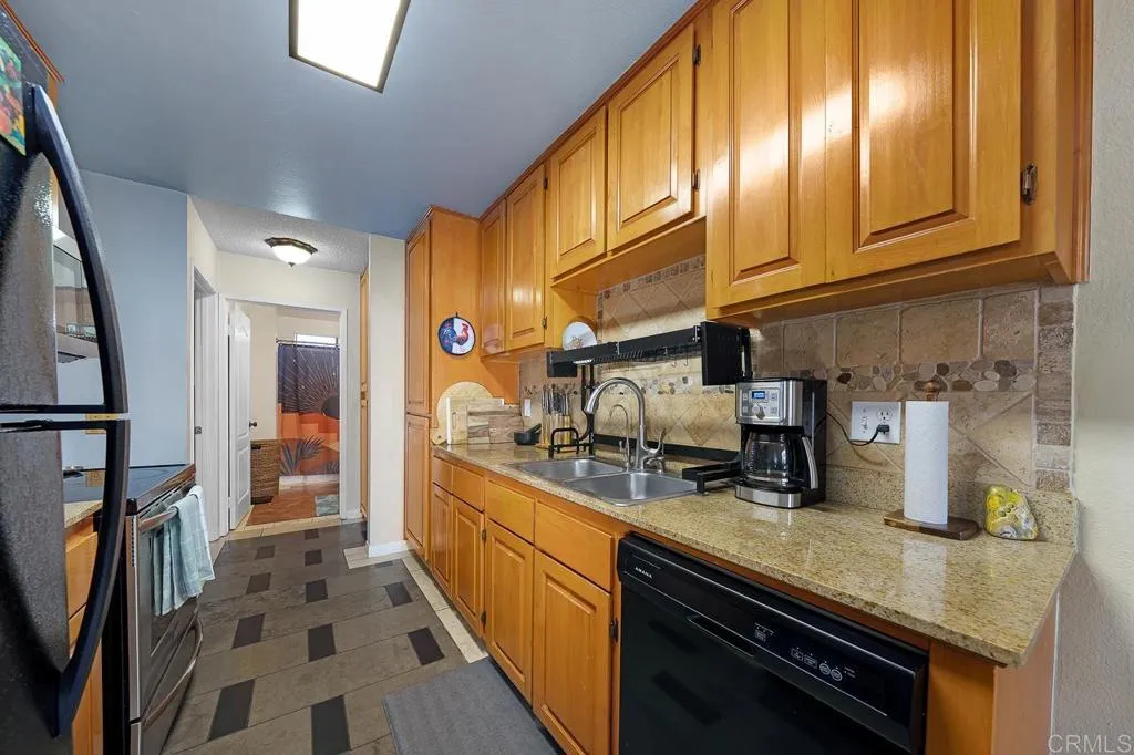 3557 Kenora Dr. Unit 15