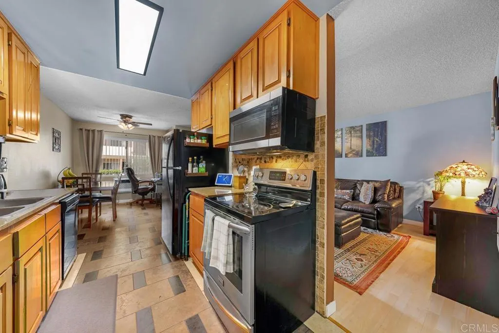 3557 Kenora Dr. Unit 15
