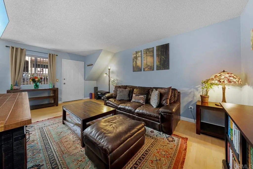 3557 Kenora Dr. Unit 15