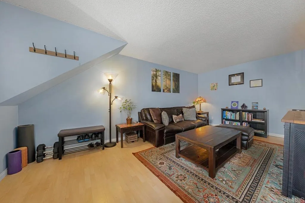 3557 Kenora Dr. Unit 15