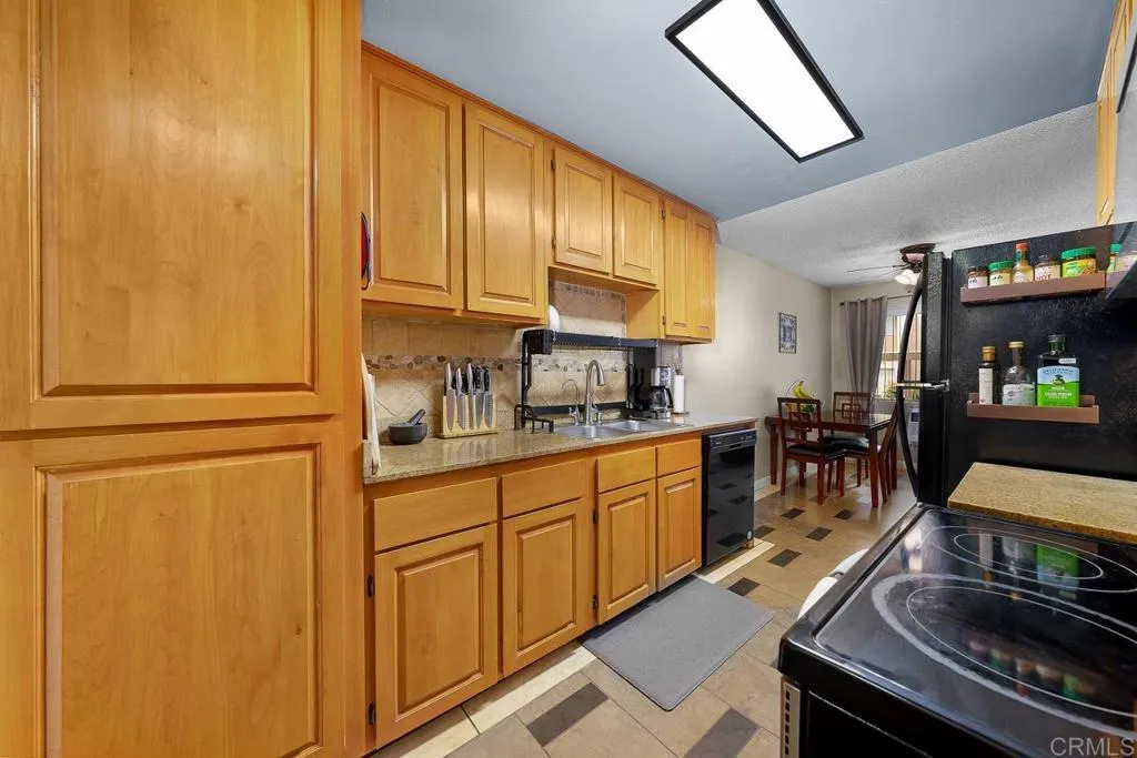 3557 Kenora Dr. Unit 15