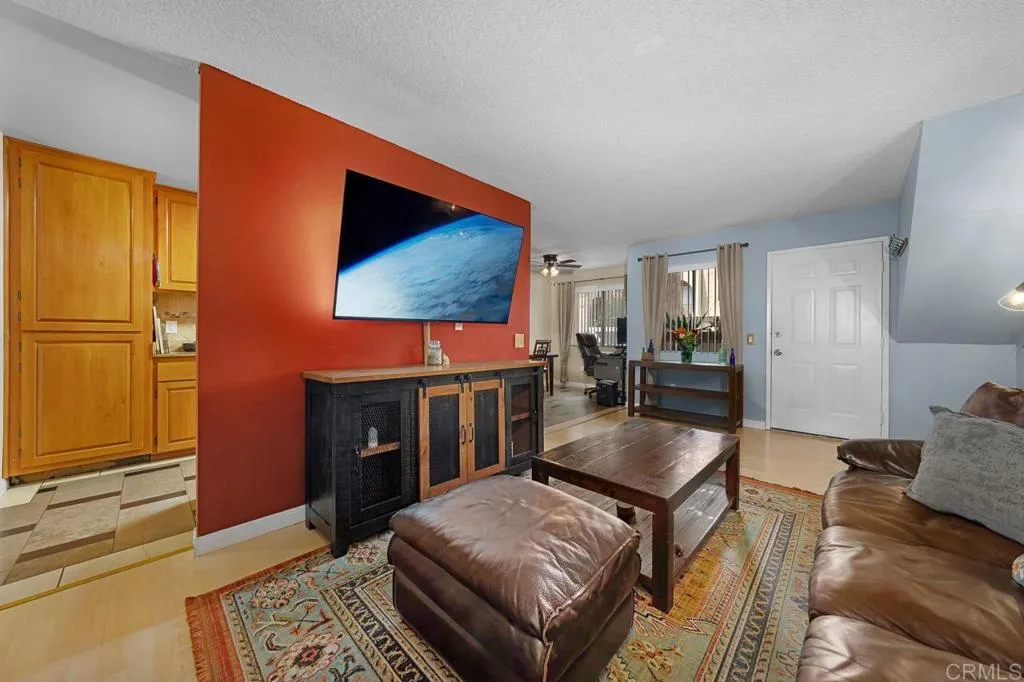 3557 Kenora Dr. Unit 15