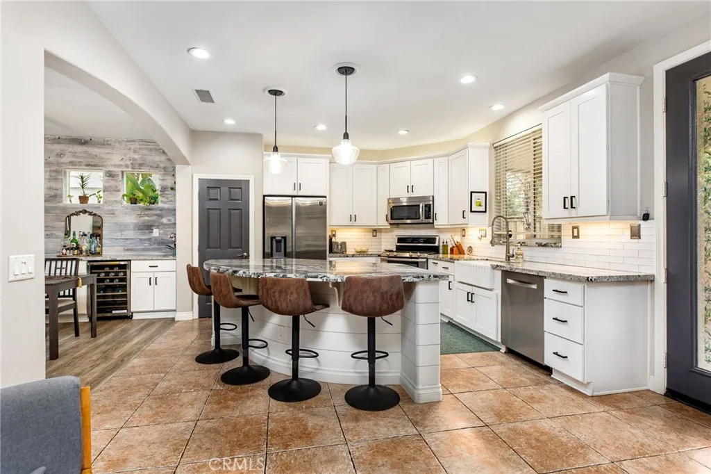 33496 Cedar Creek