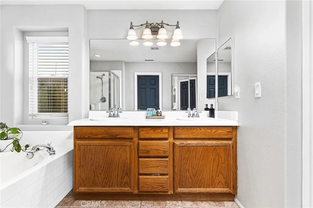 33496 Cedar Creek