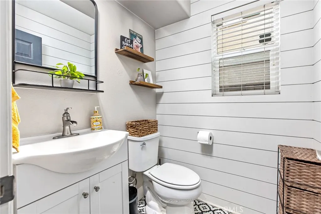 33496 Cedar Creek