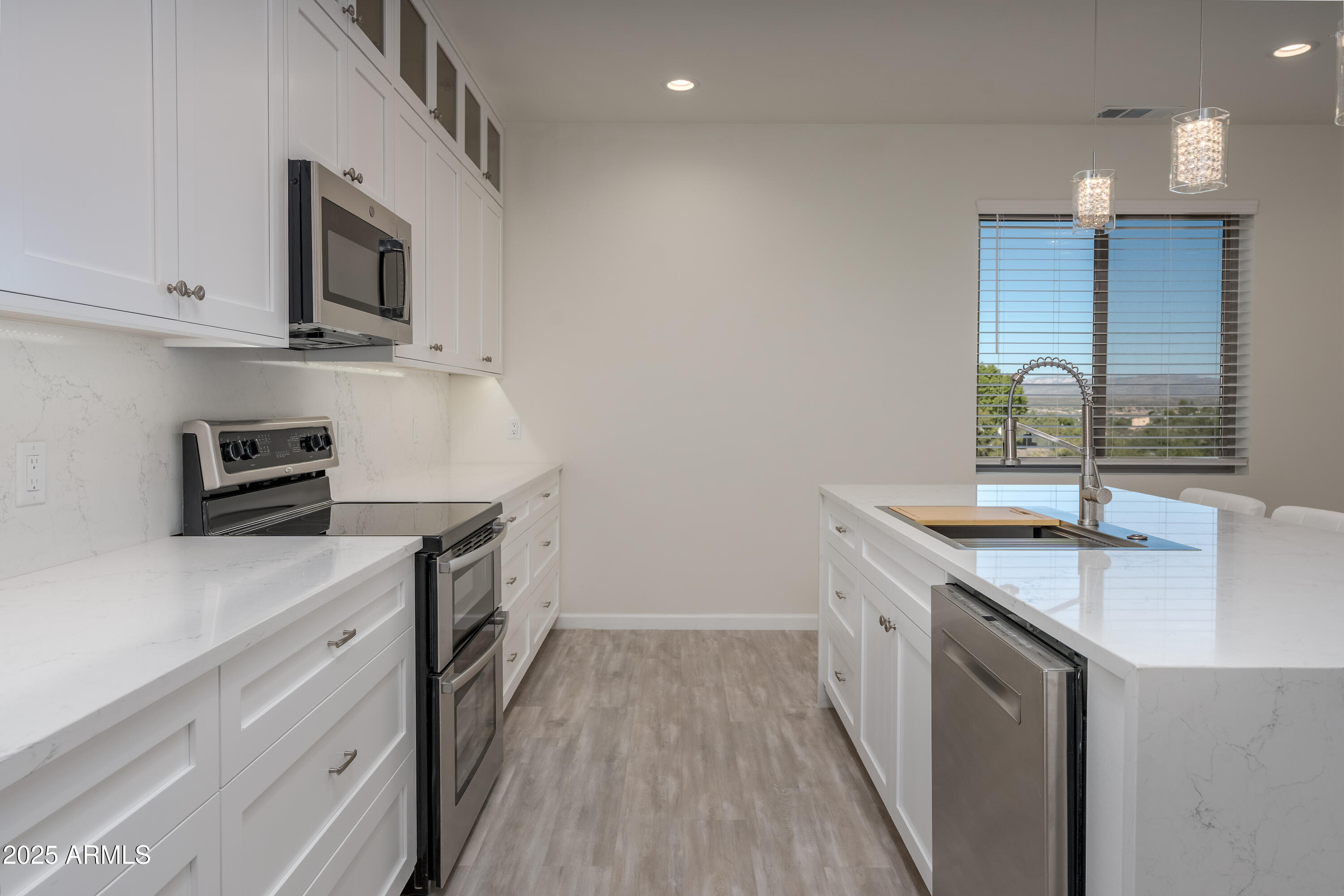 1405 E BOW MAKER Trail