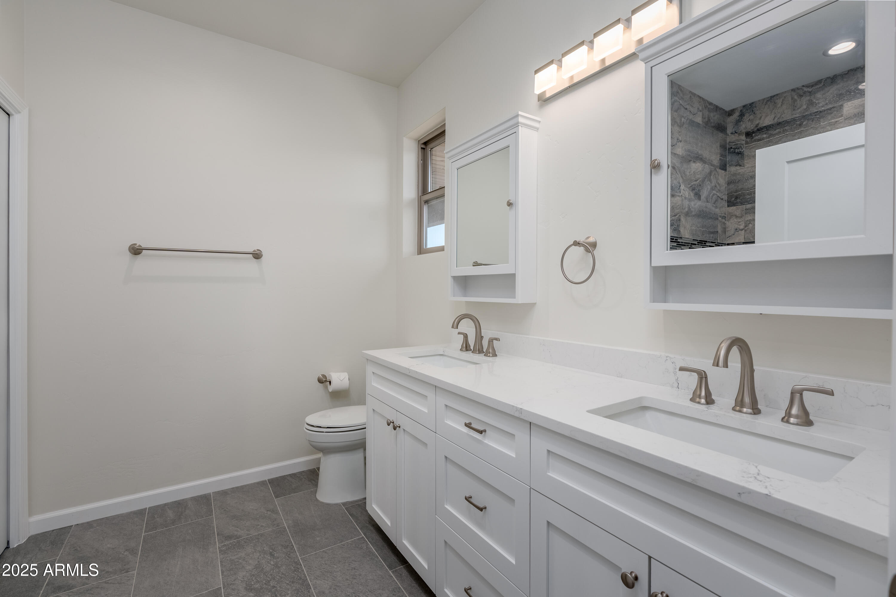 1405 E BOW MAKER Trail