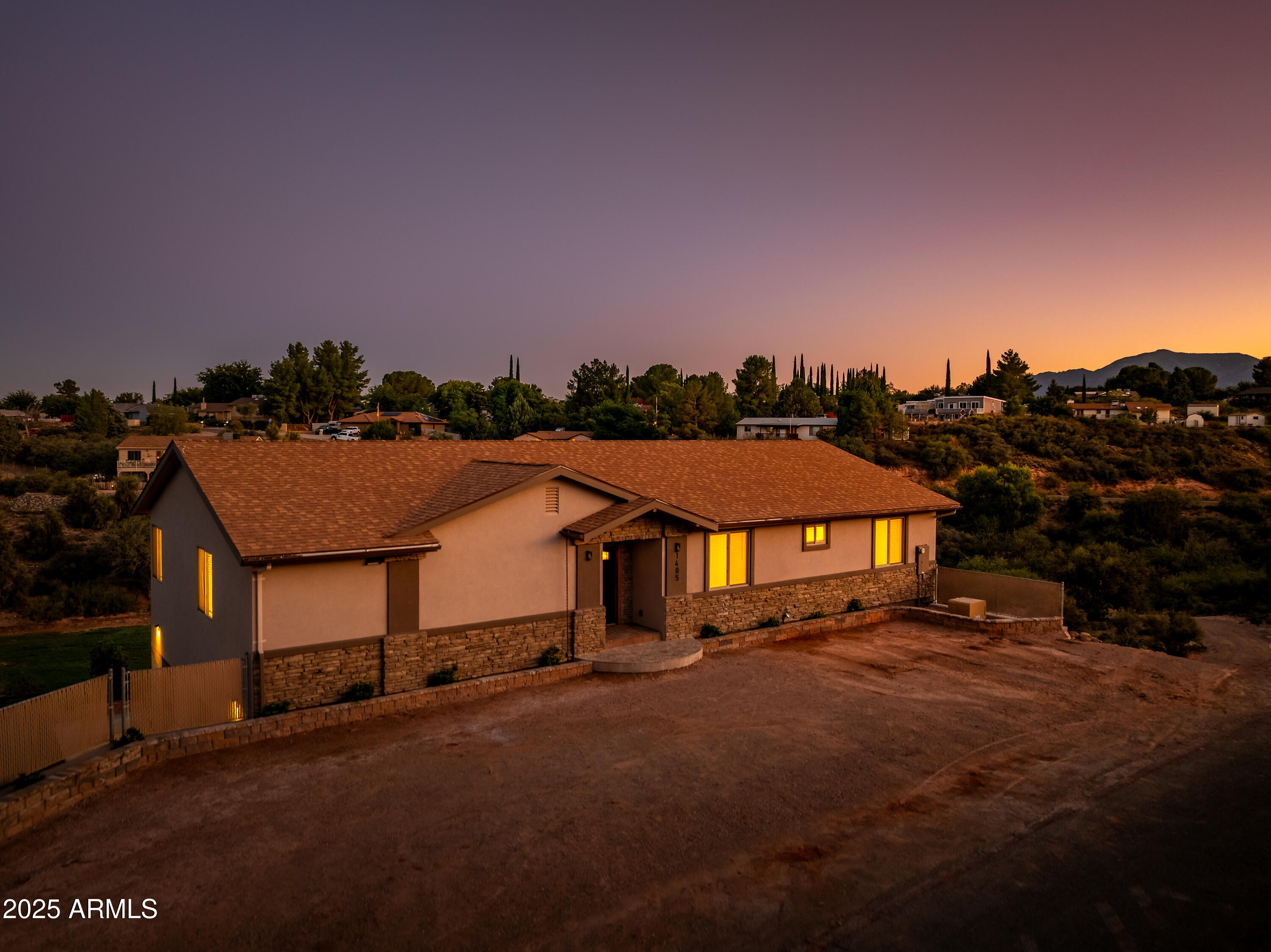 1405 E BOW MAKER Trail