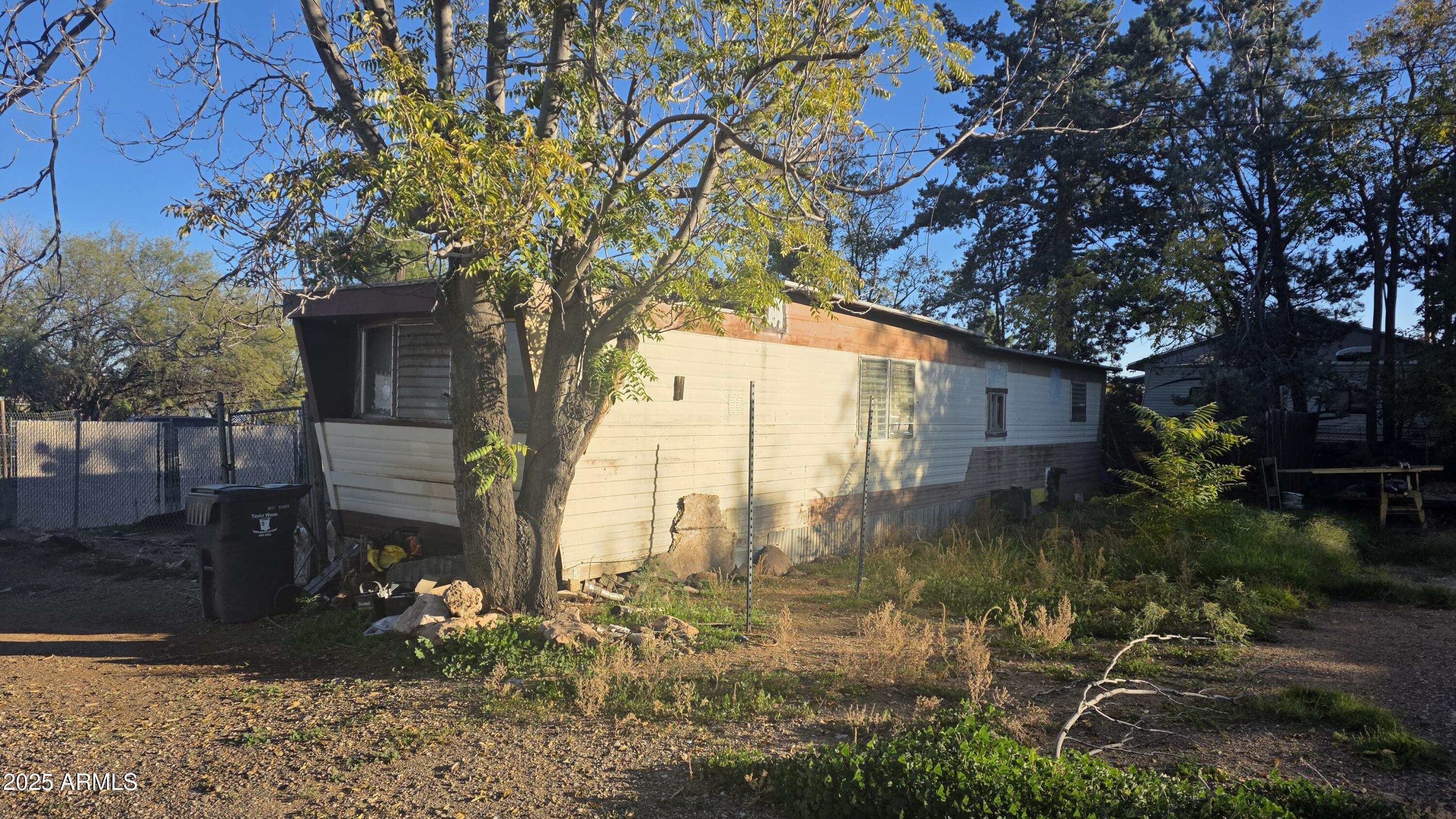 226 S 15TH Street