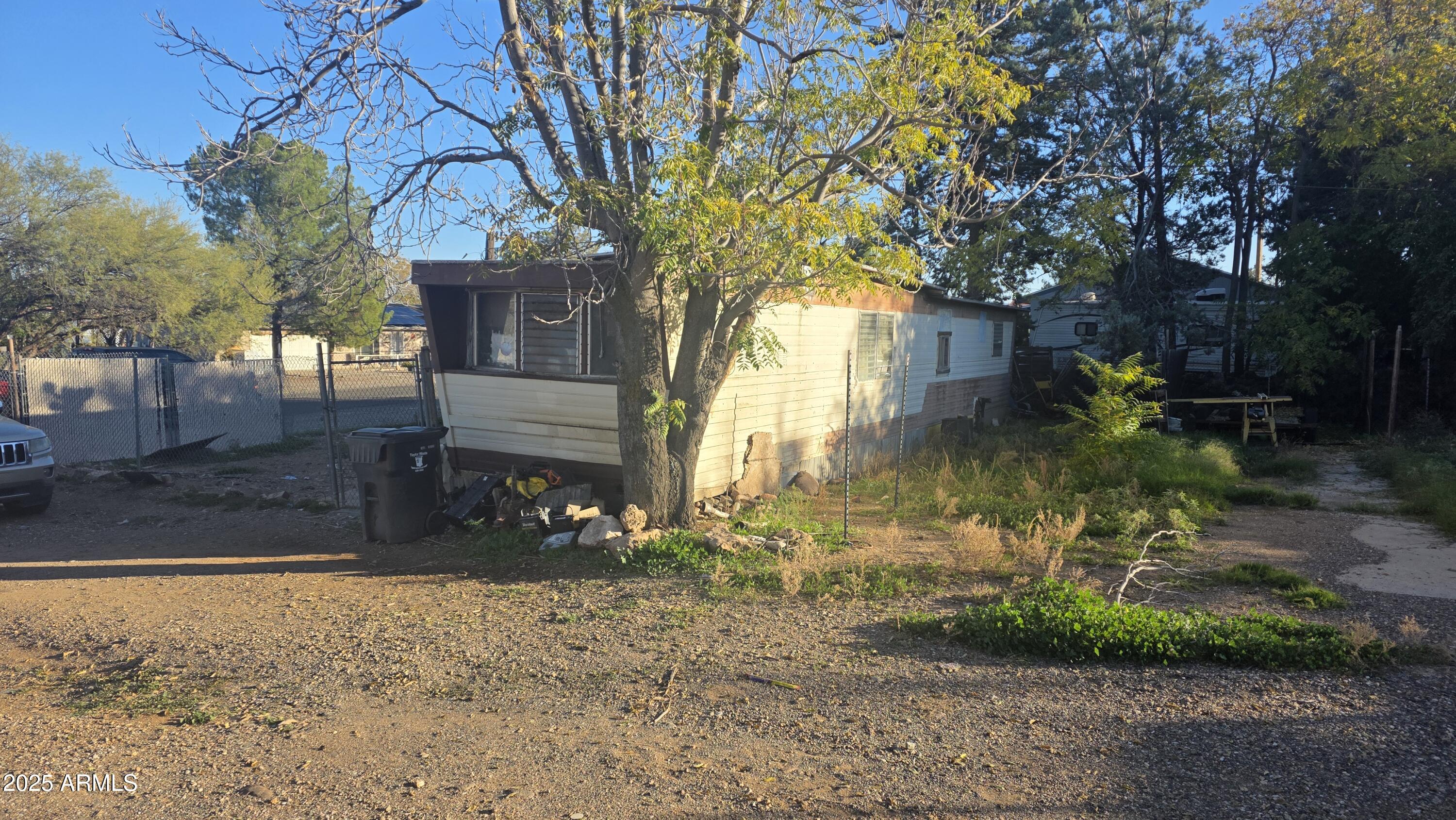 226 S 15TH Street