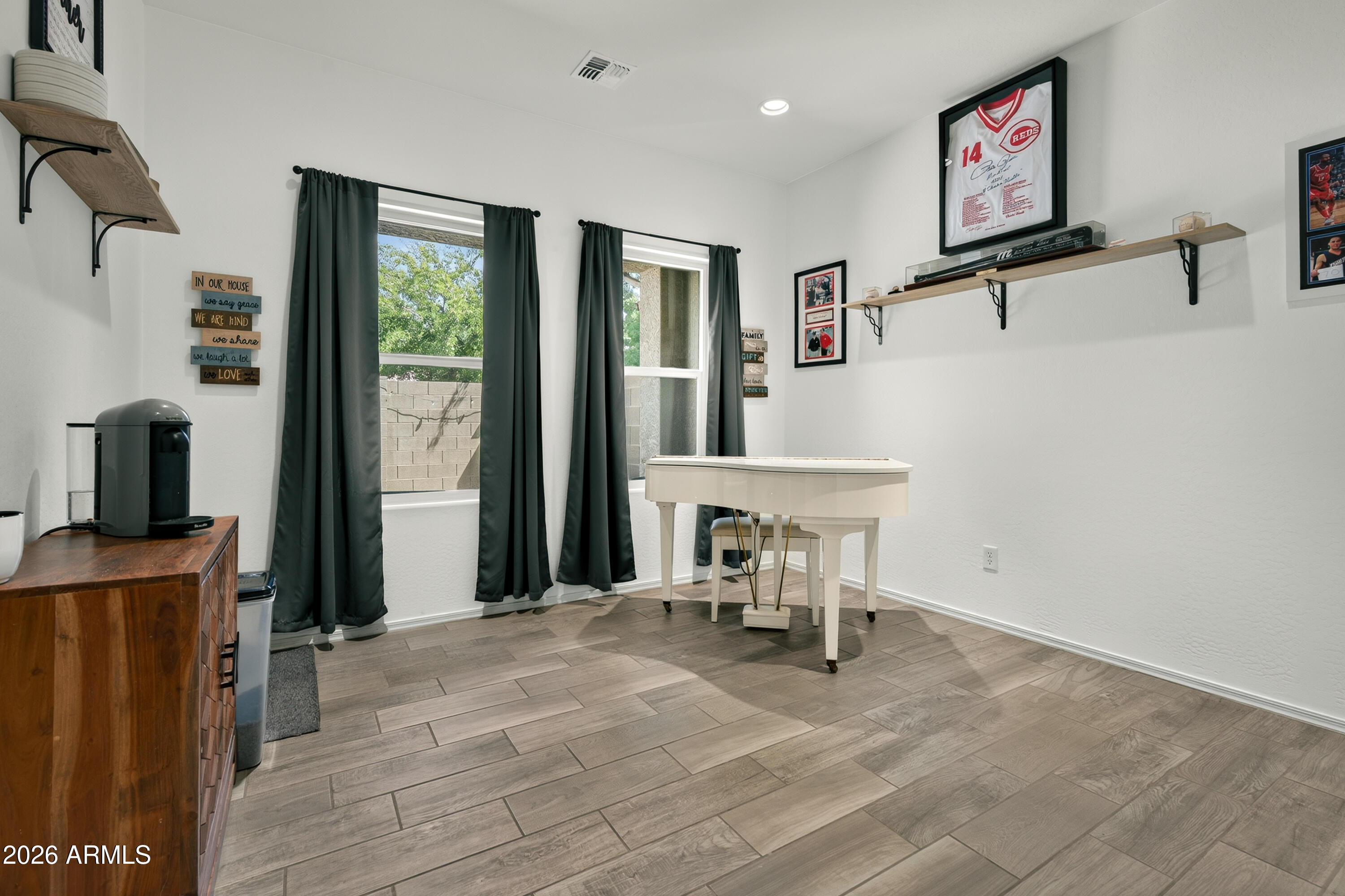 652 BRINDLE Drive