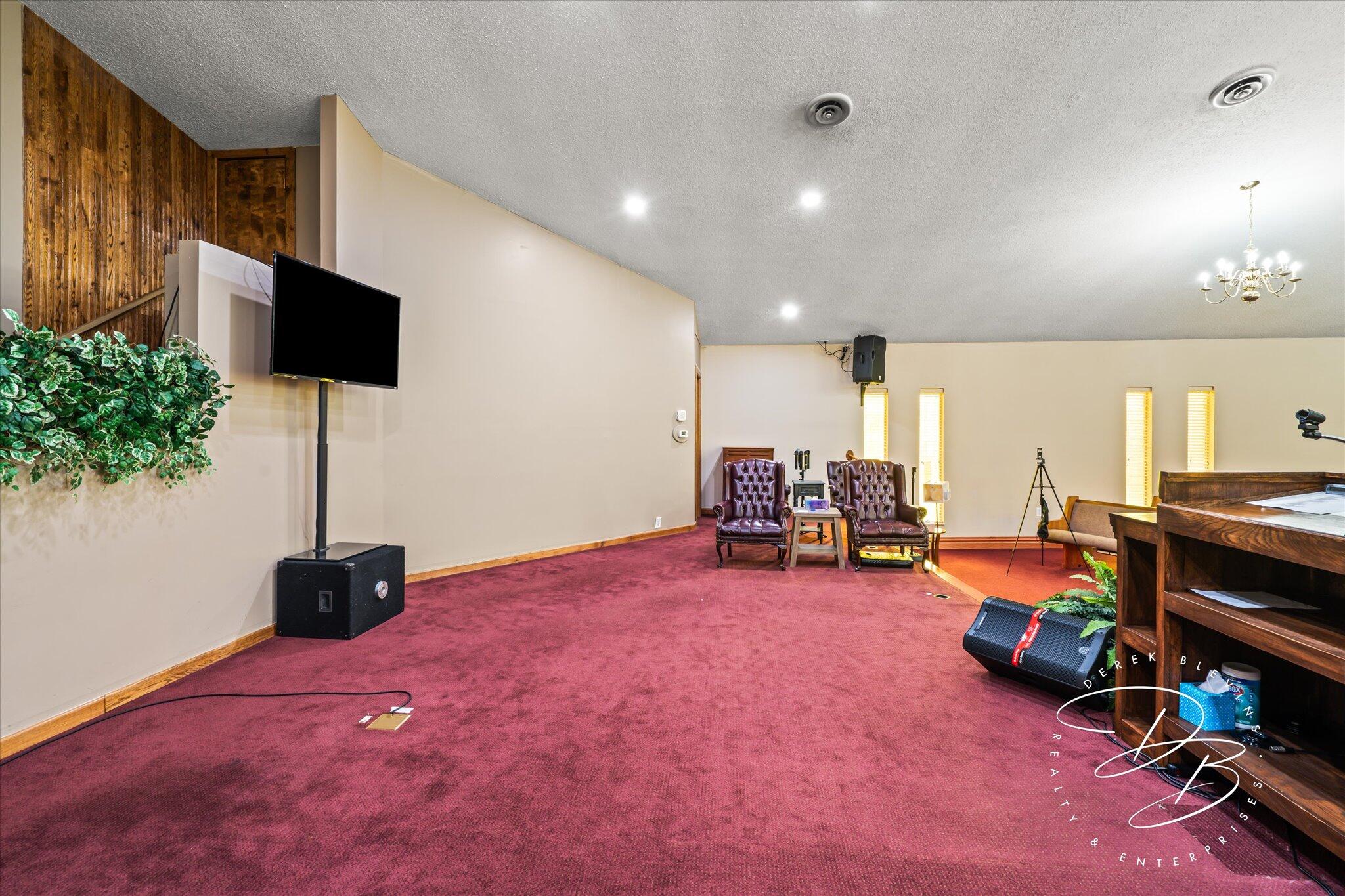 8921 N Dixie Drive