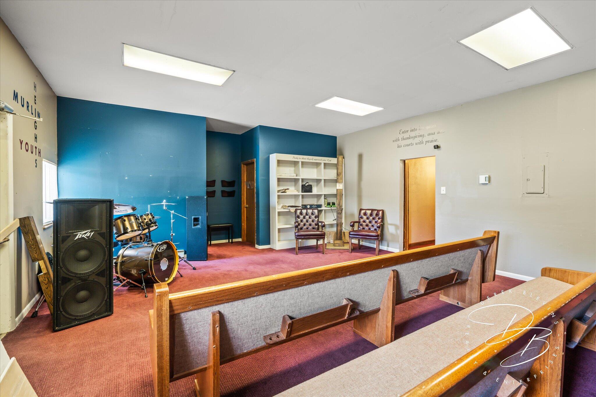 8921 N Dixie Drive