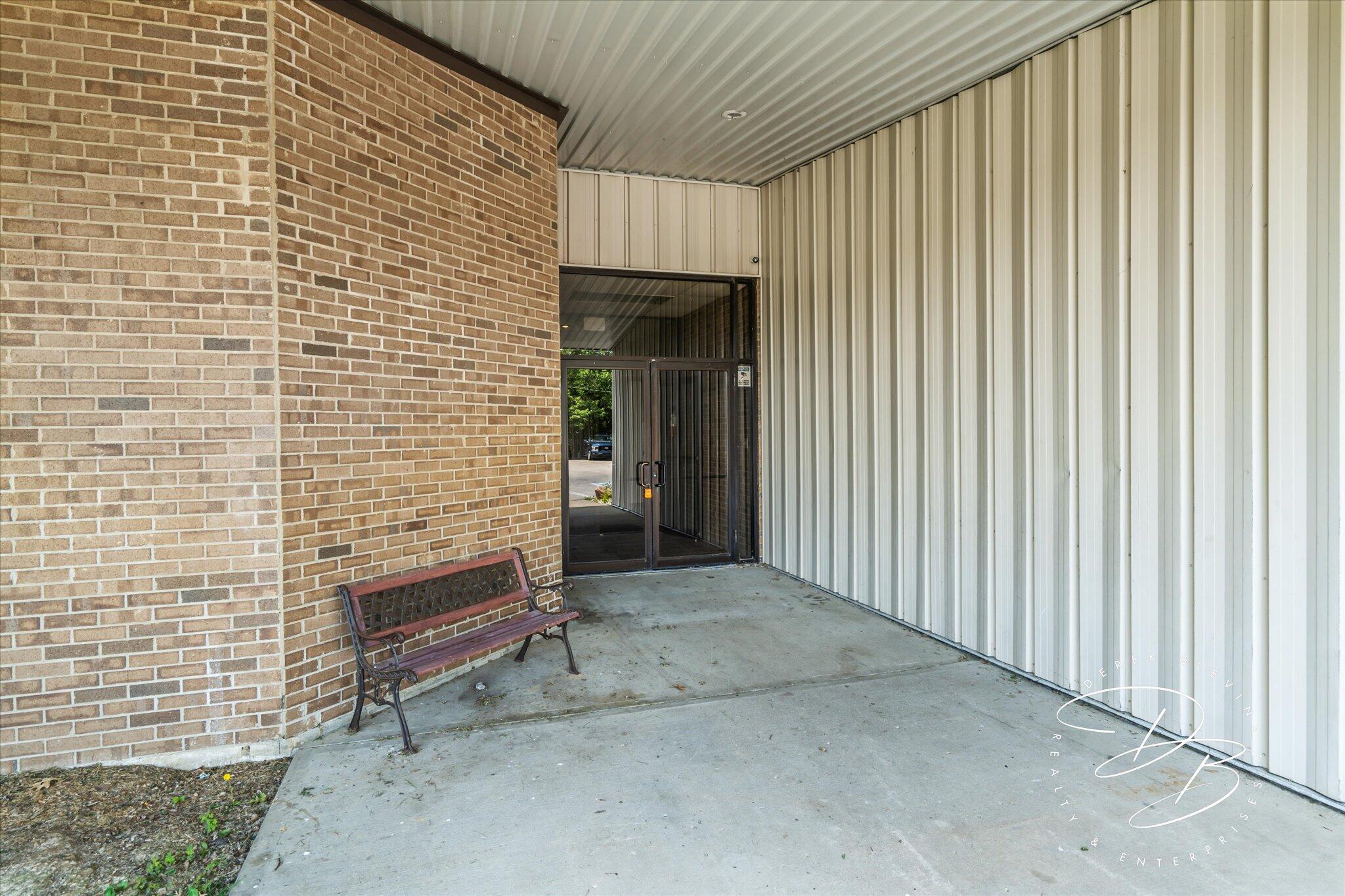 8921 N Dixie Drive