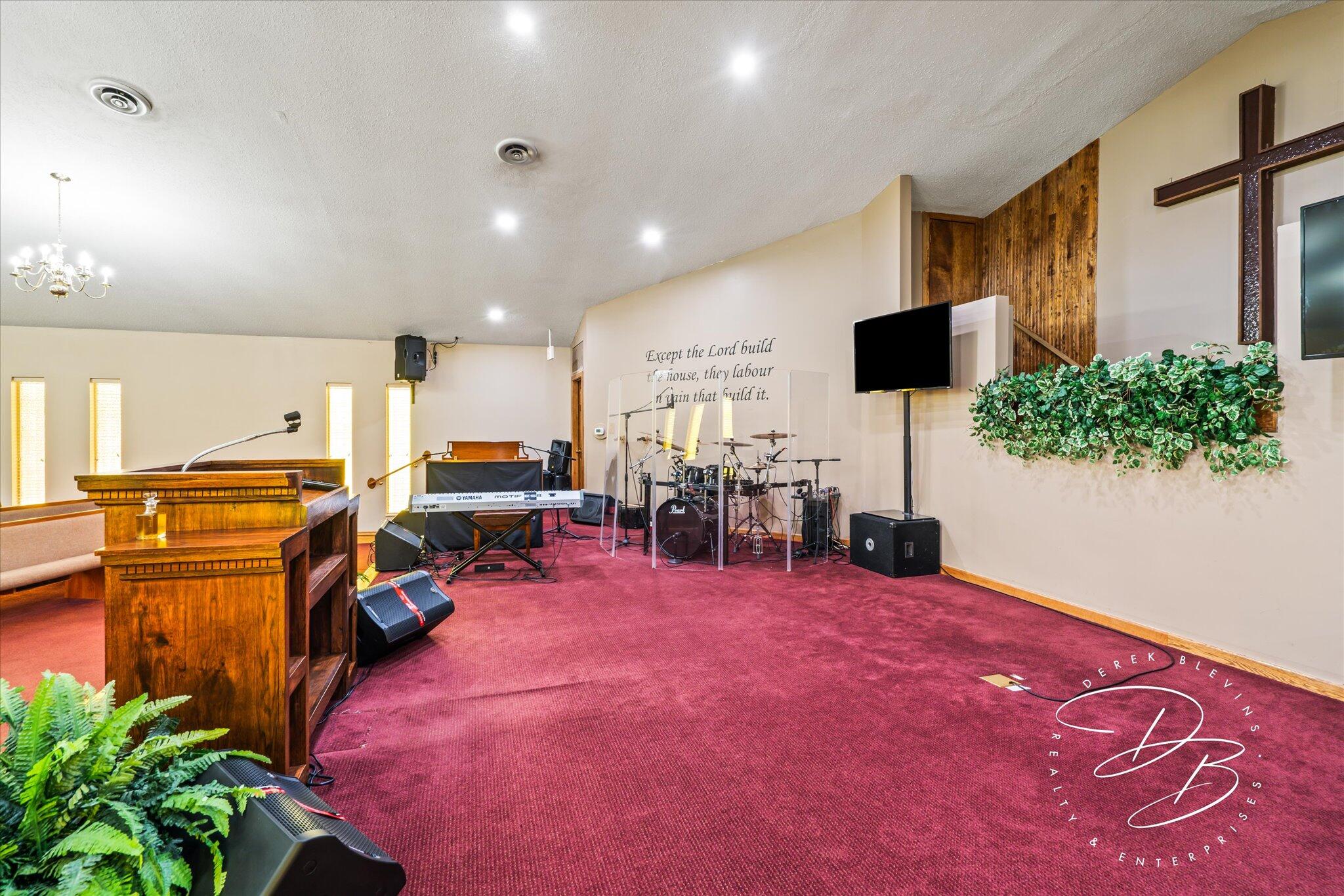 8921 N Dixie Drive