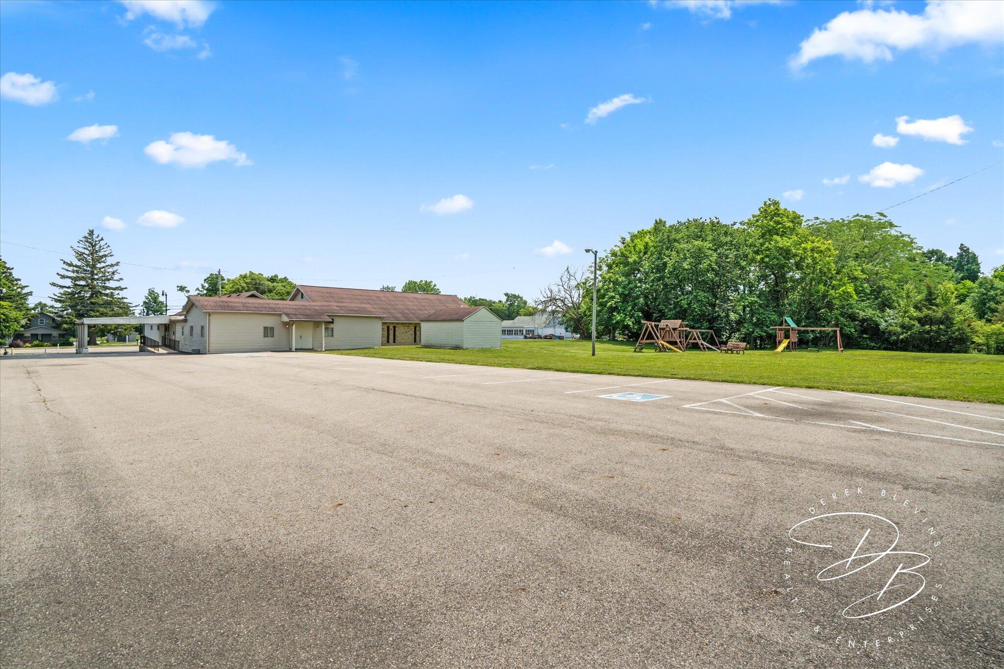 8921 N Dixie Drive