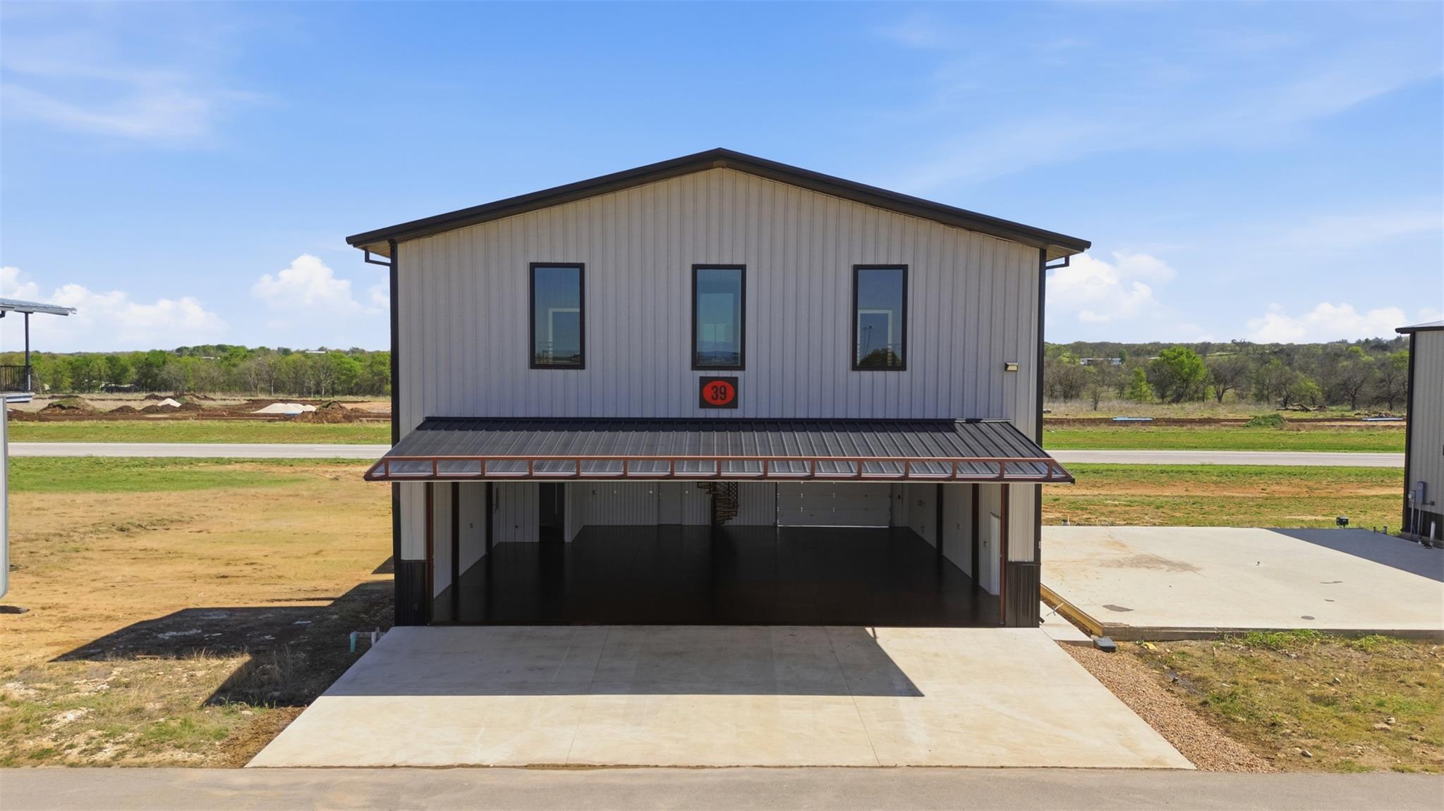 15771 S I35 Frontage Rd Hangar 39