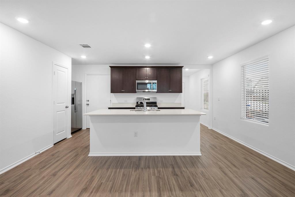 7136 Spotted Leaf WAY