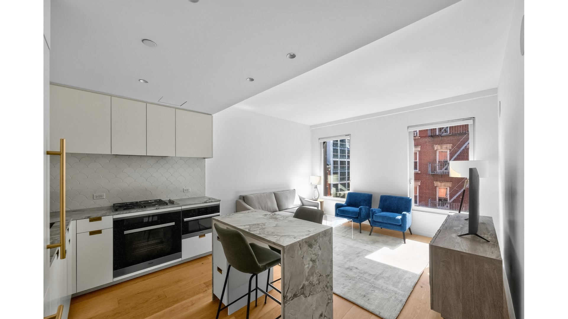 185 GRAND Street 4C
