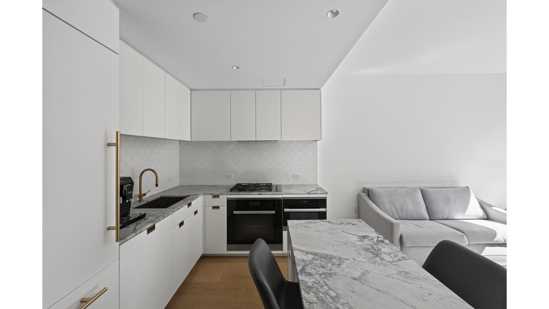 185 GRAND Street 4C