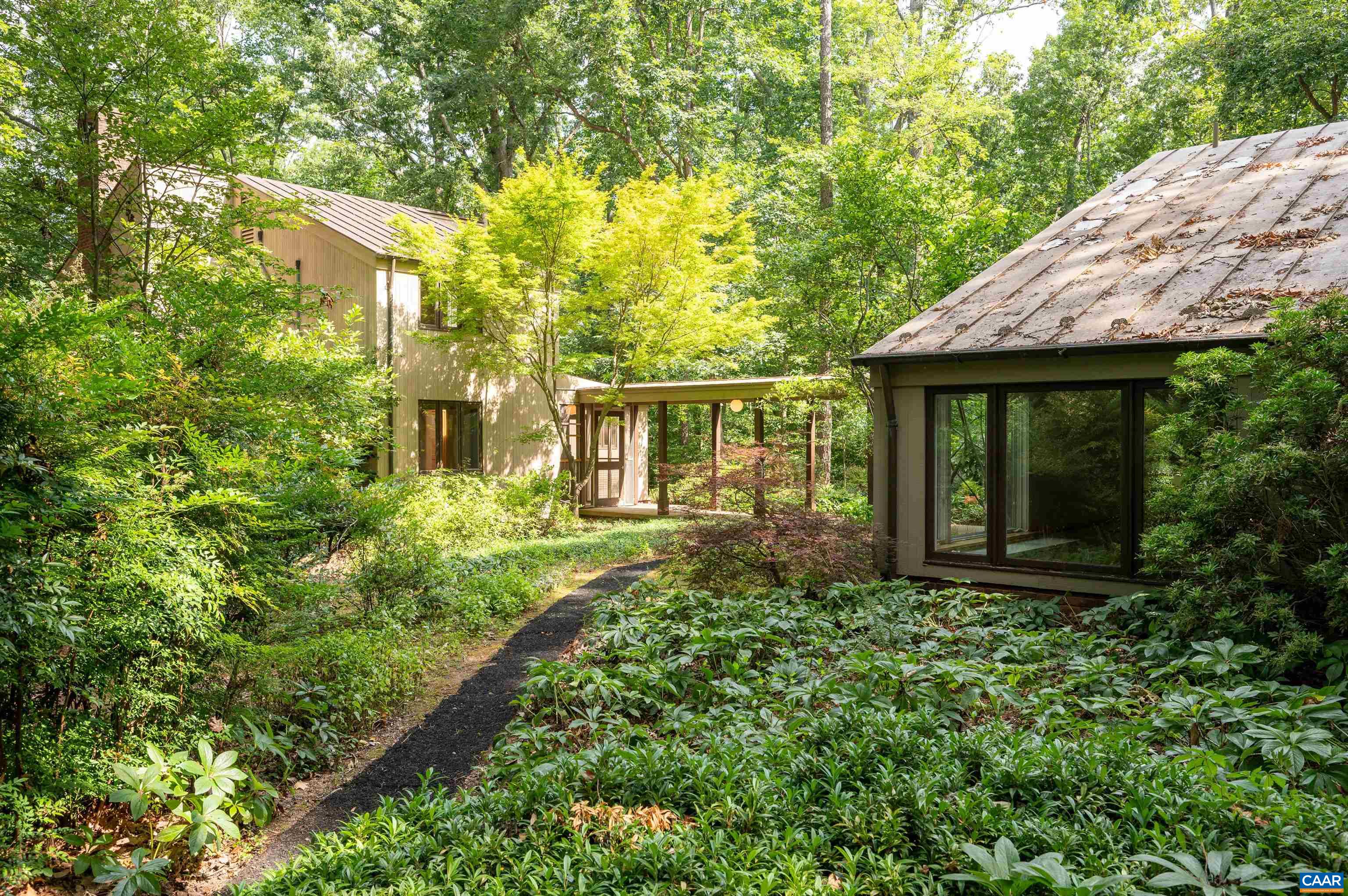 1220 BUCK MOUNTAIN RD