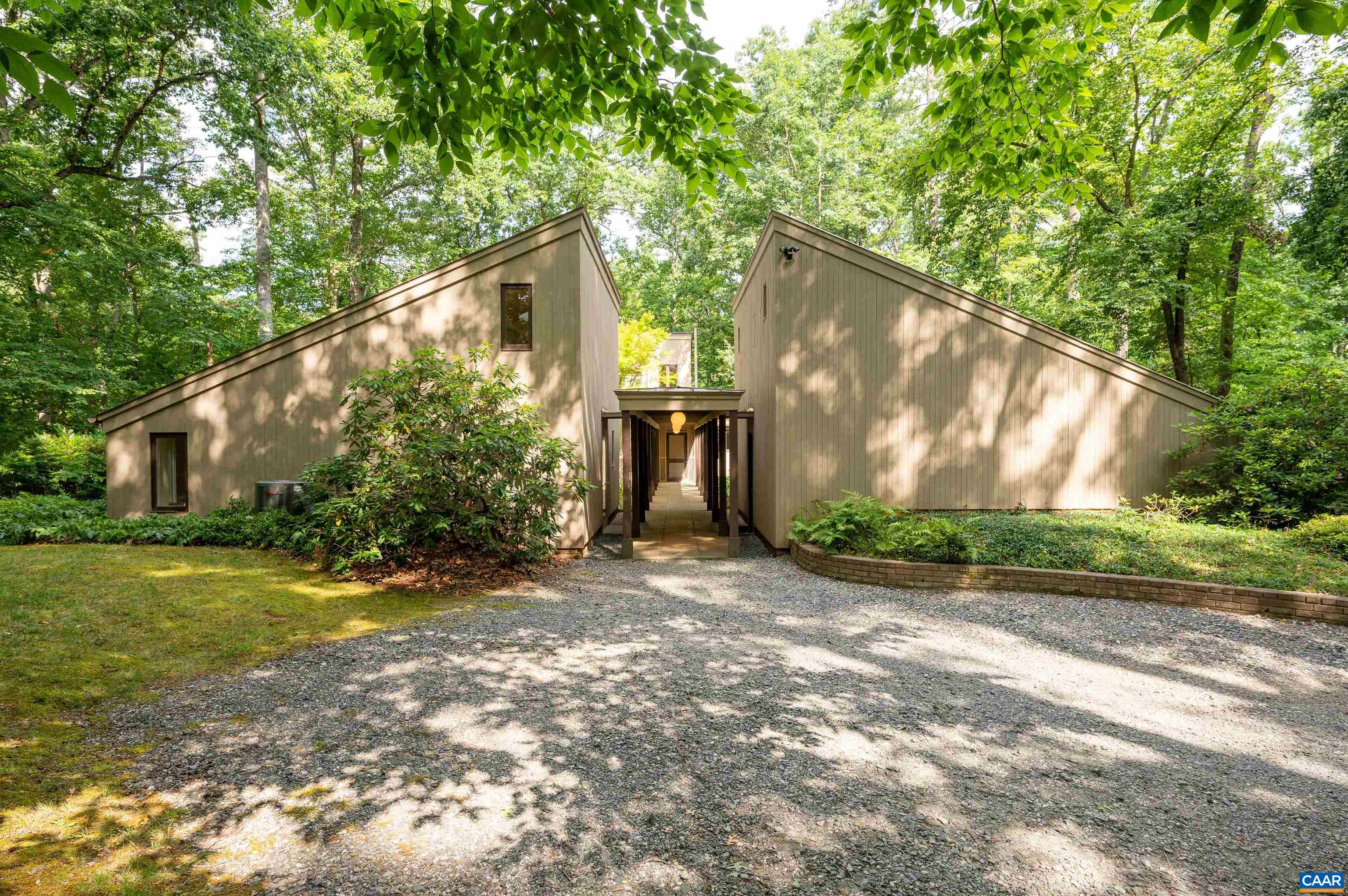 1220 BUCK MOUNTAIN RD