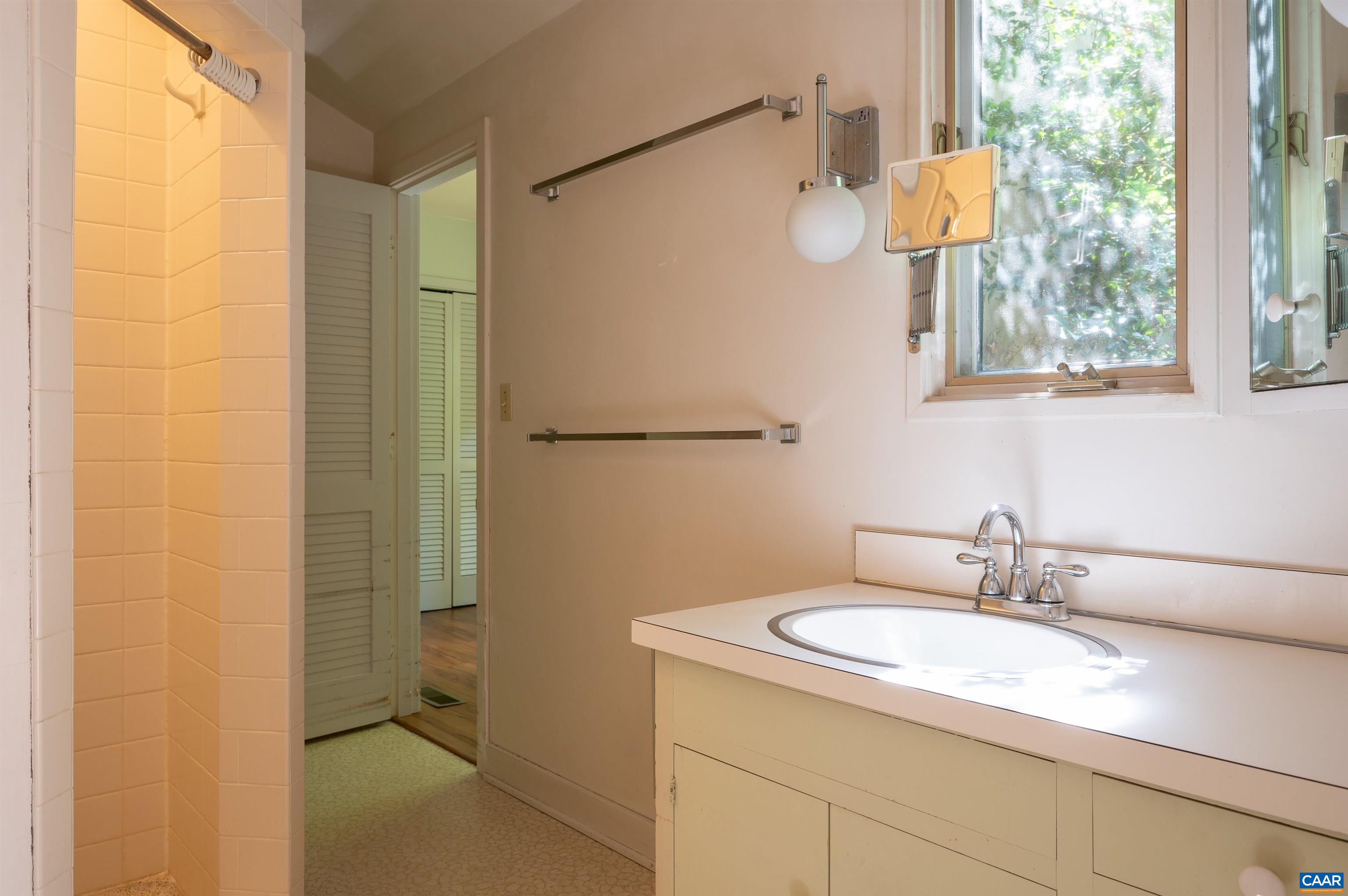 1220 BUCK MOUNTAIN RD