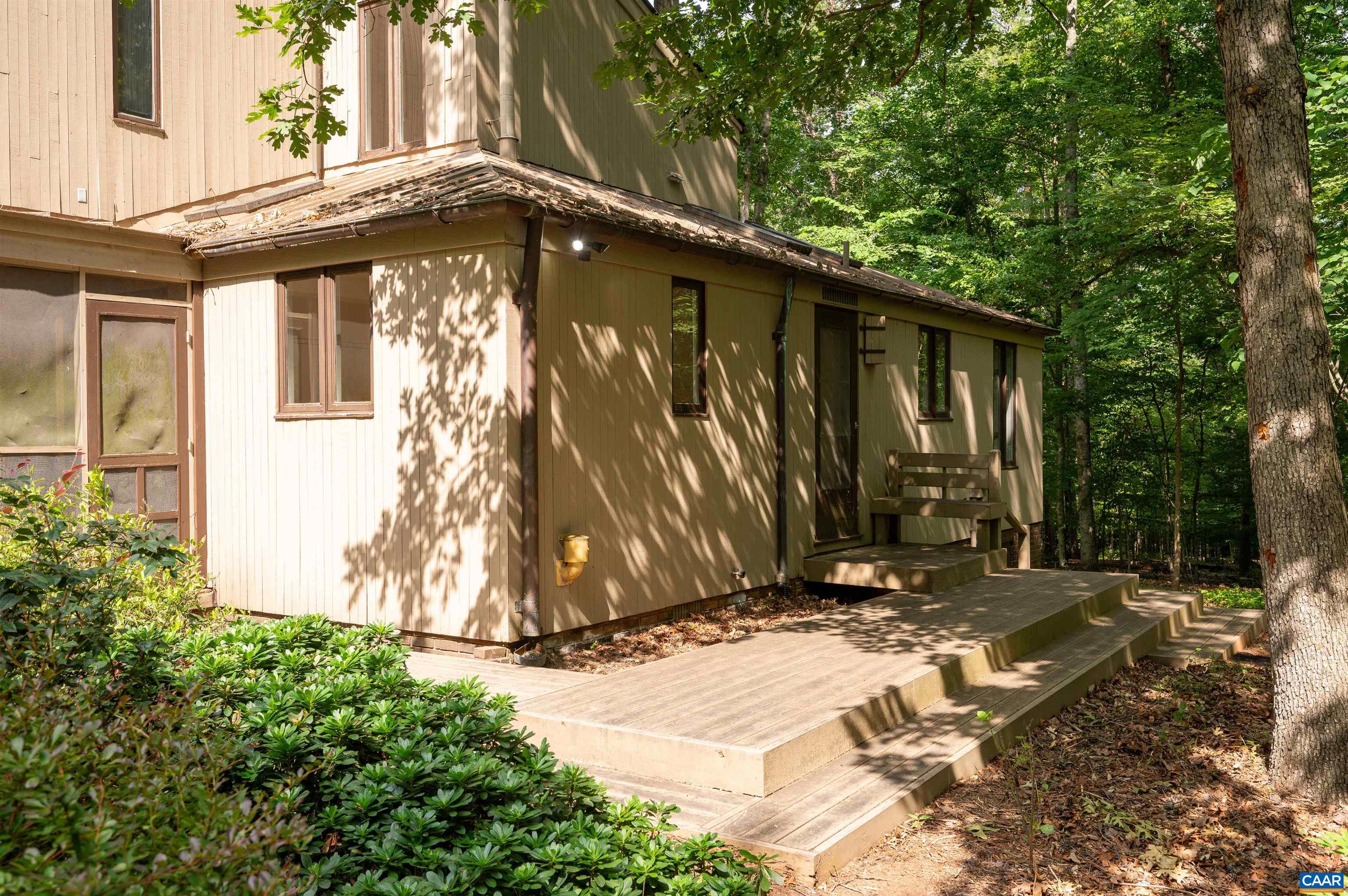 1220 BUCK MOUNTAIN RD