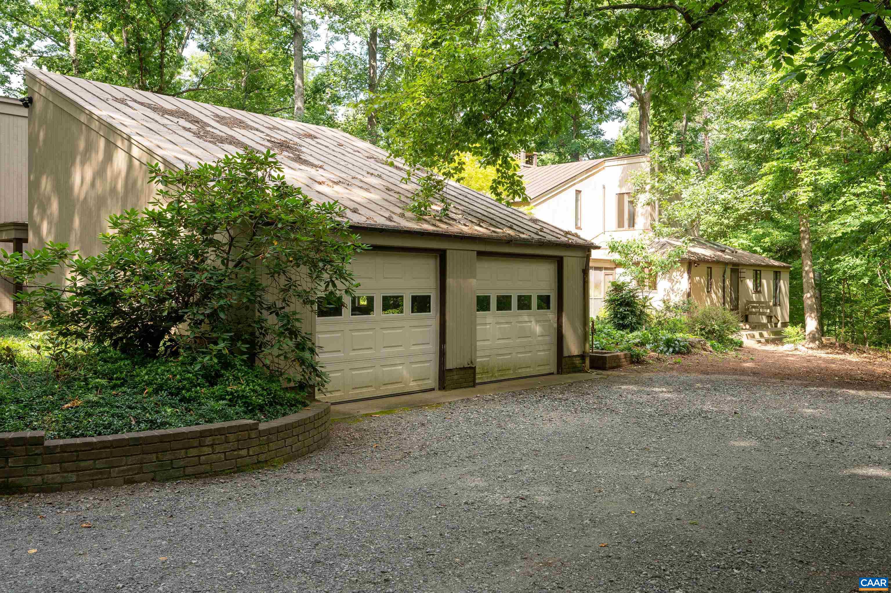 1220 BUCK MOUNTAIN RD