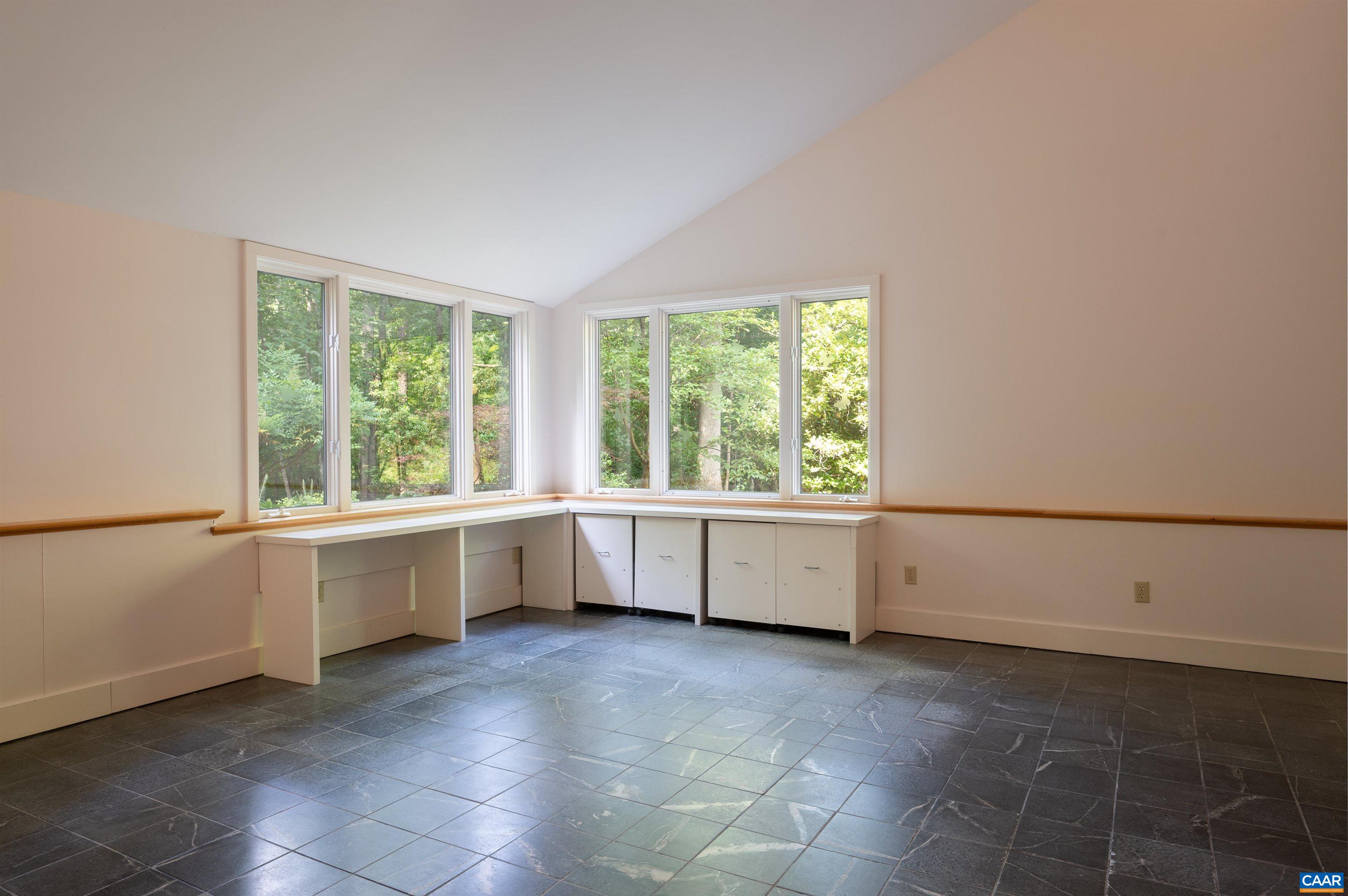 1220 BUCK MOUNTAIN RD