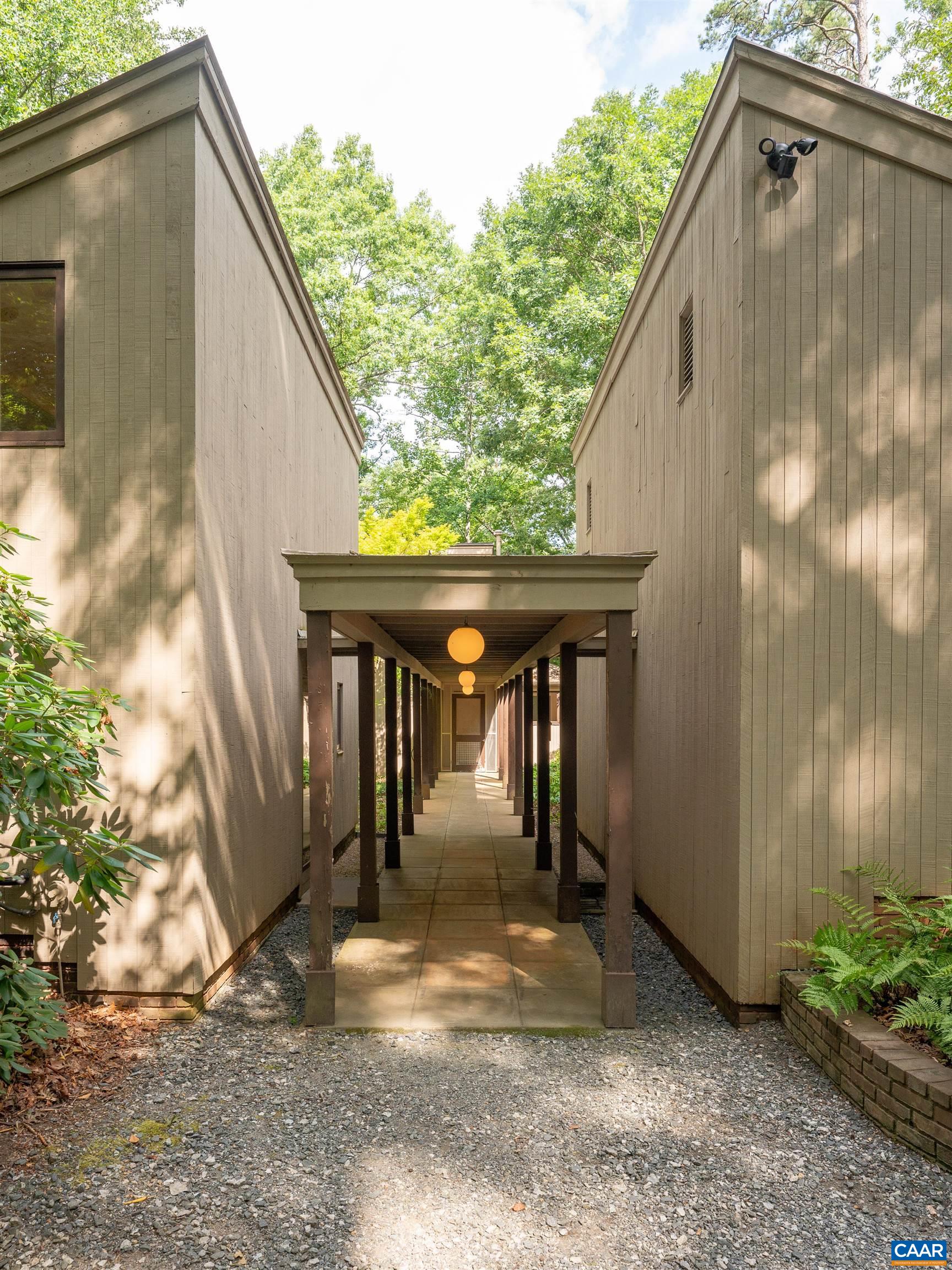 1220 BUCK MOUNTAIN RD