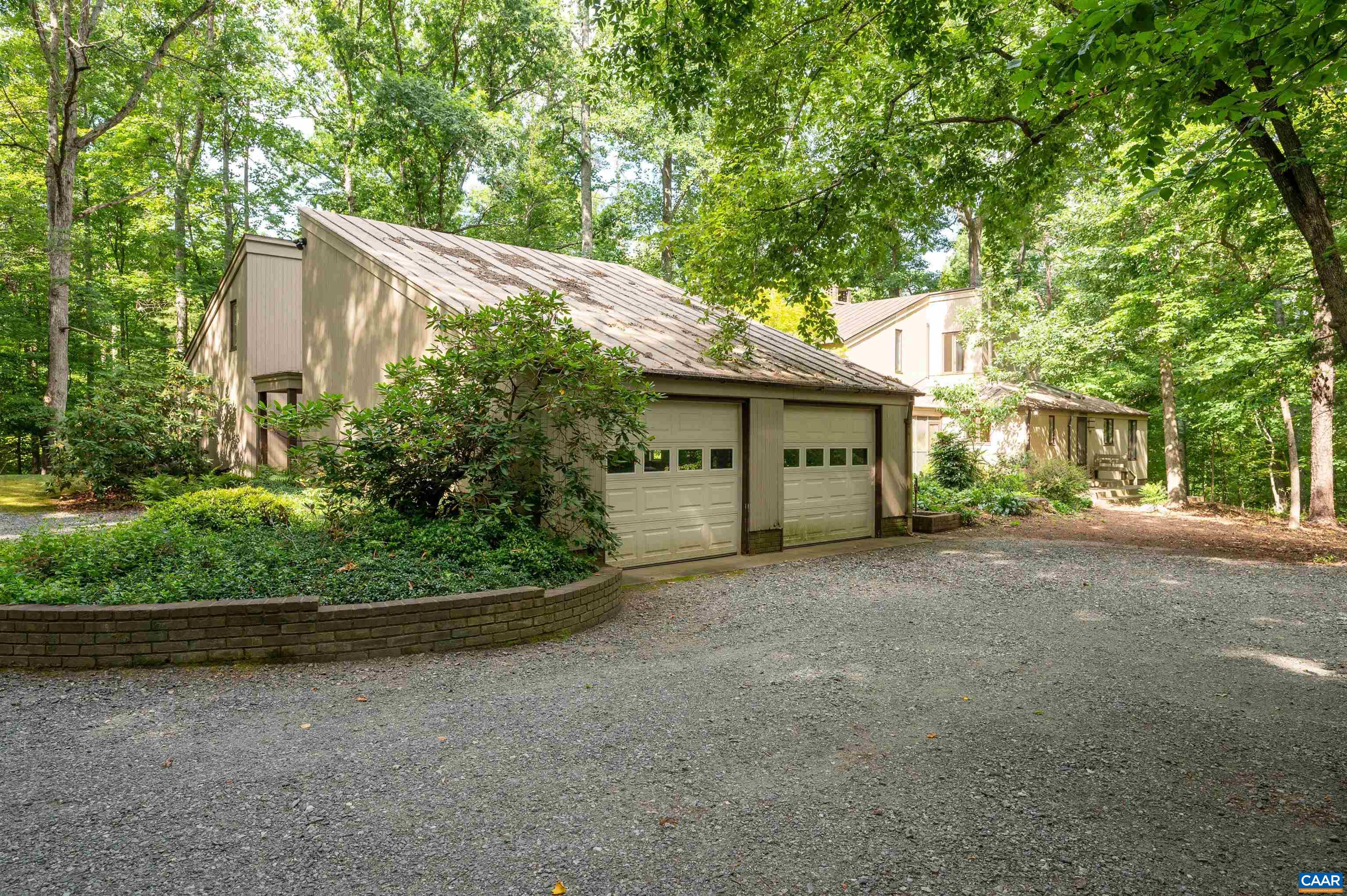 1220 BUCK MOUNTAIN RD