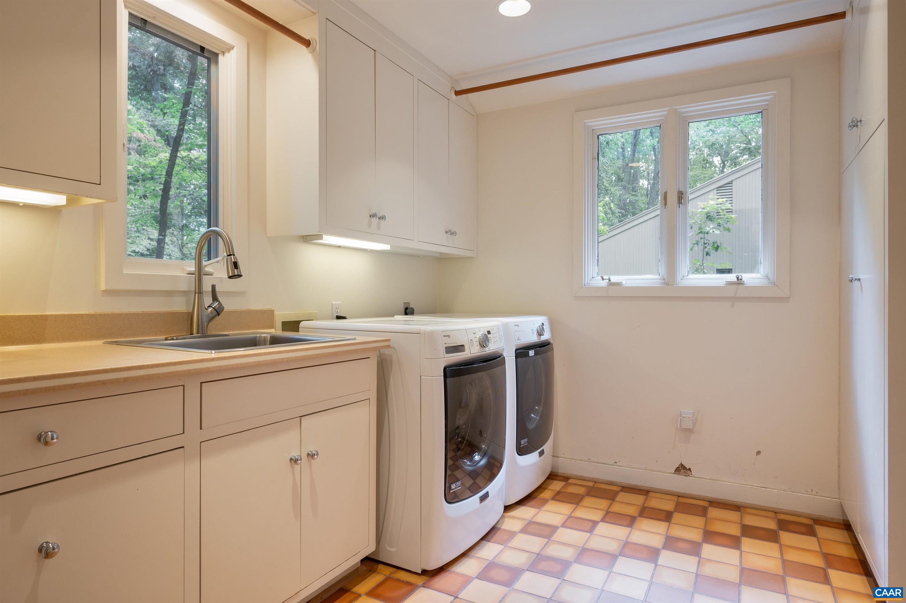 1220 BUCK MOUNTAIN RD