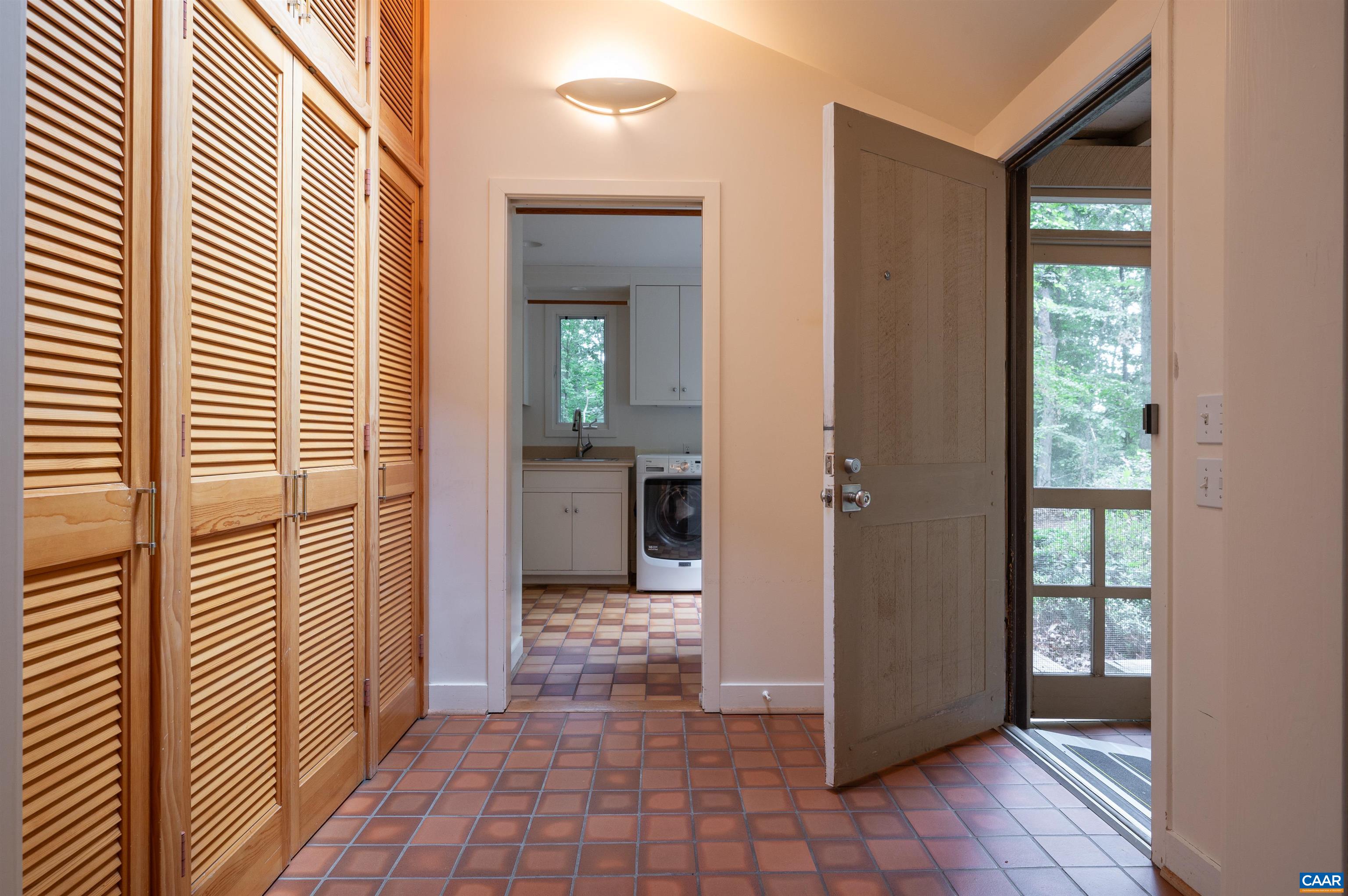 1220 BUCK MOUNTAIN RD