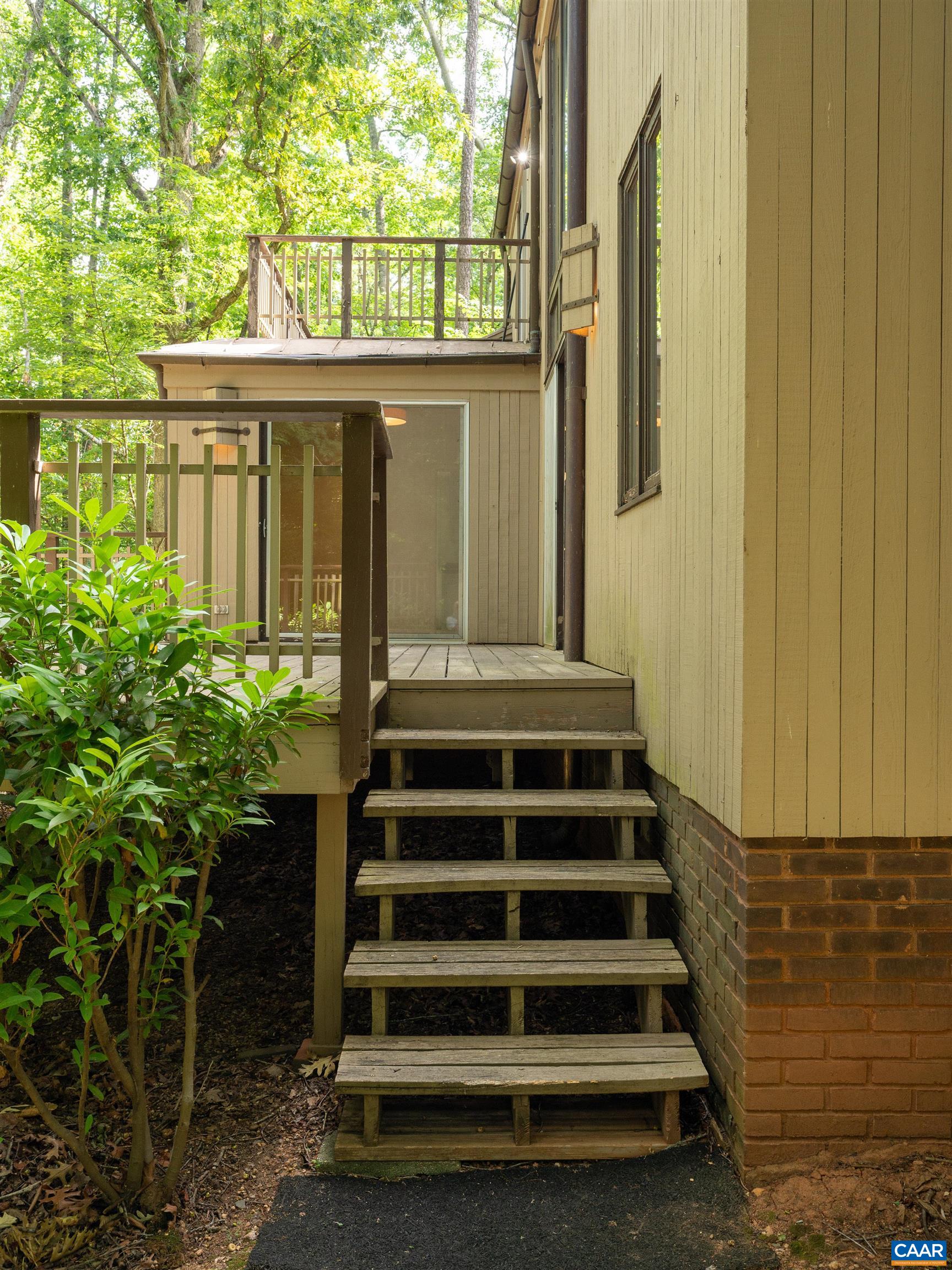 1220 BUCK MOUNTAIN RD