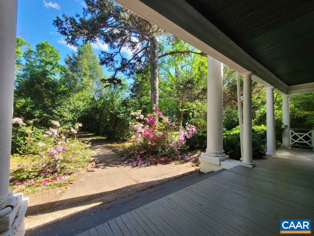 278 JAMES RIVER RD