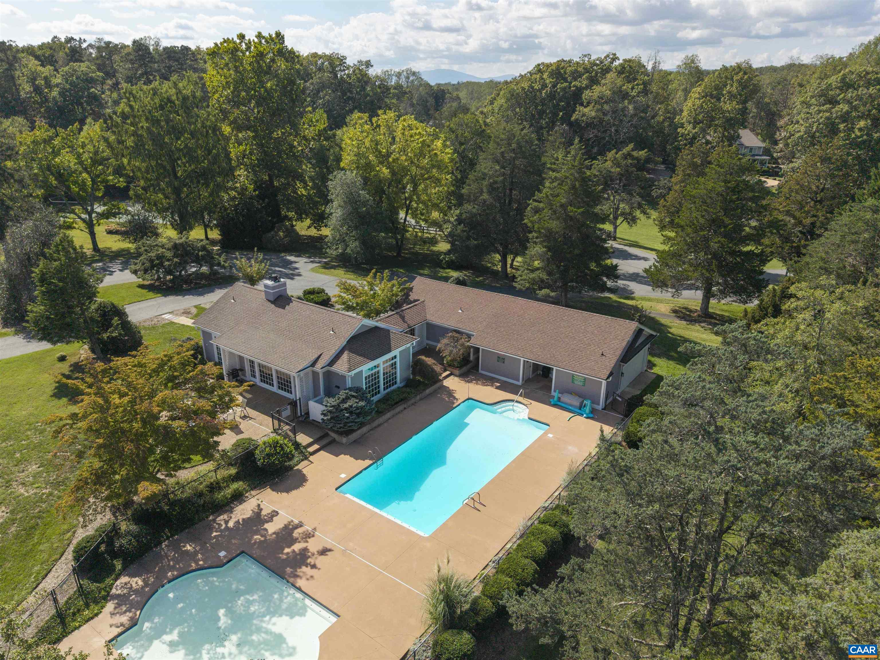 4275 REDWOOD LN