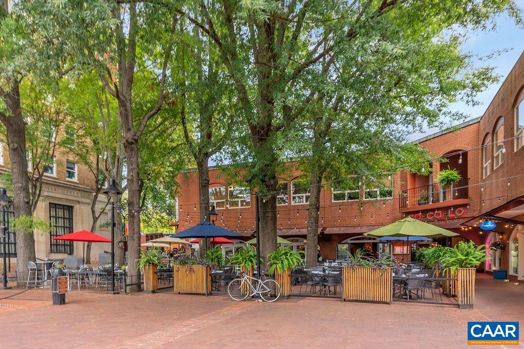 755 WALKER SQ Unit: 4B