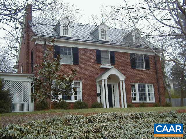 40 UNIVERSITY CIR