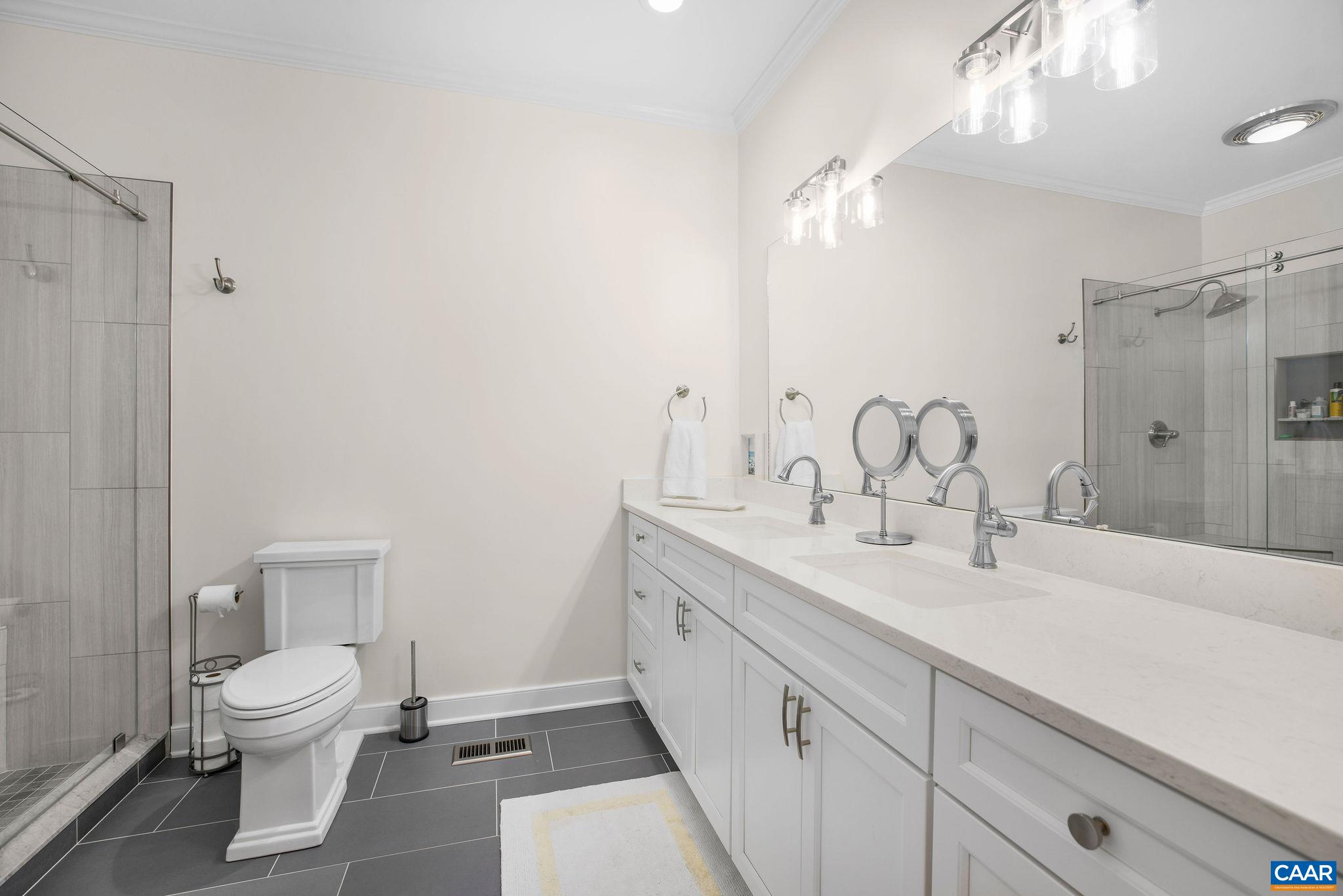 508 WORTHINGTON DR Unit: B