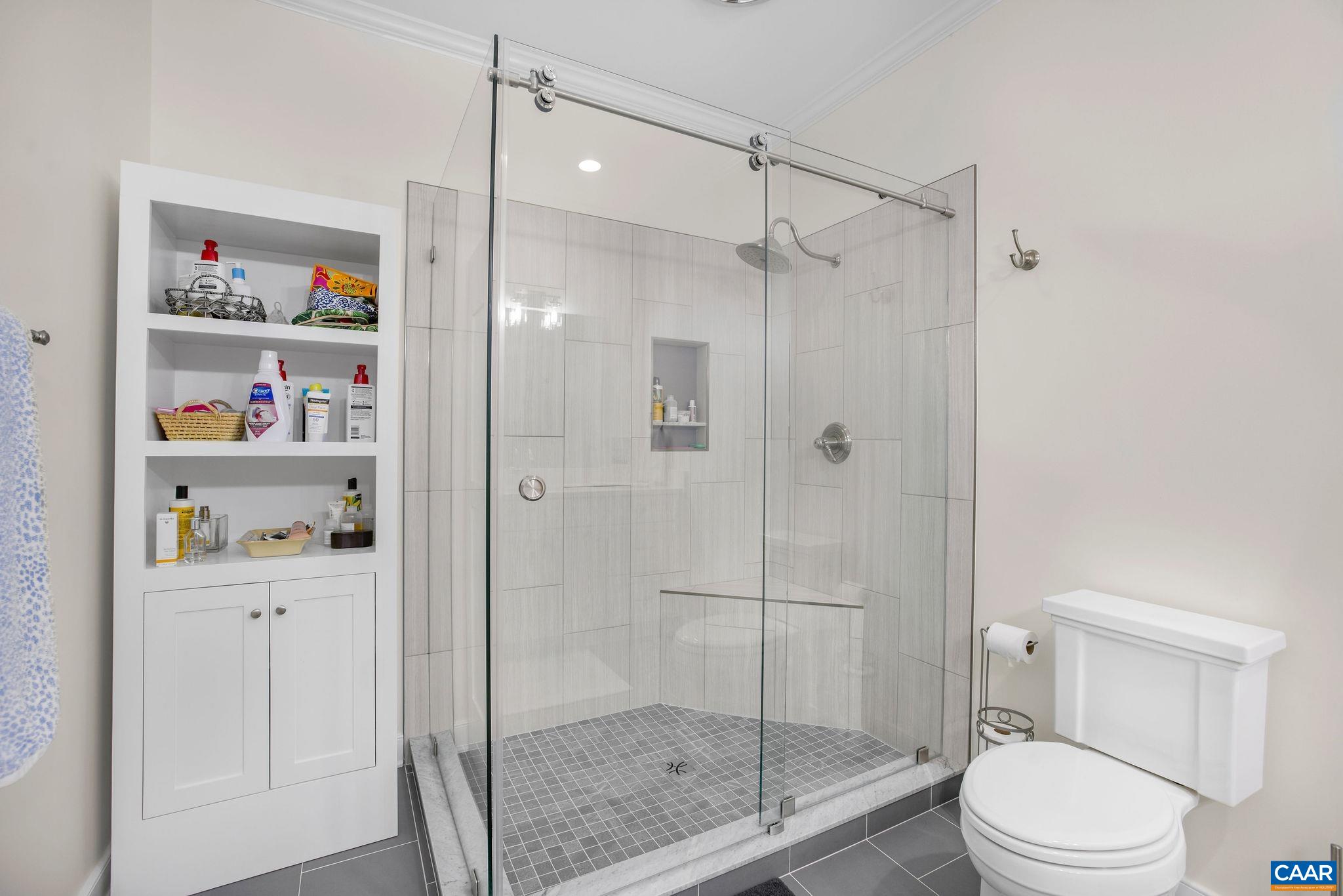 508 WORTHINGTON DR Unit: B