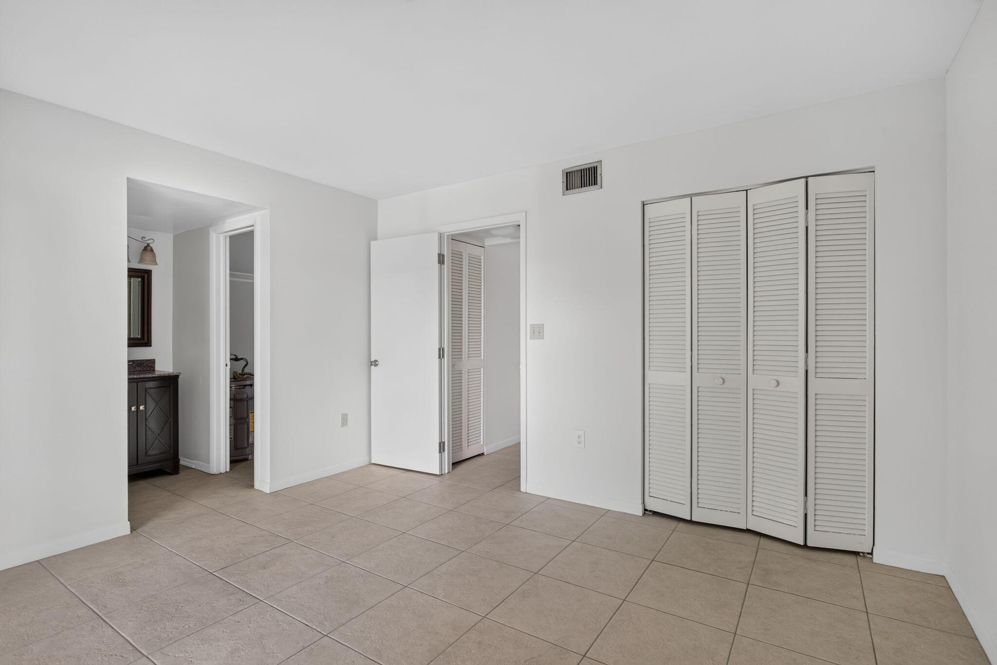 2141 NE 42nd Street 204