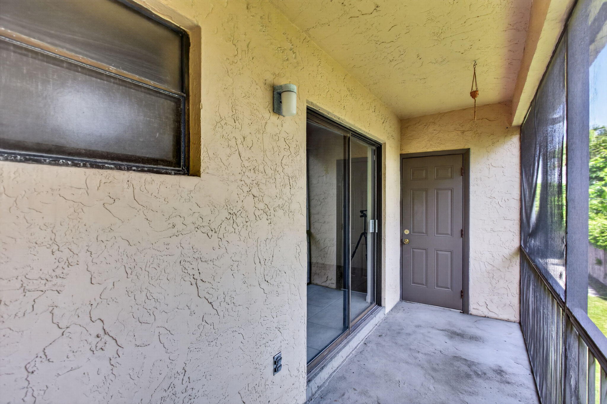 2141 NE 42nd Street 204