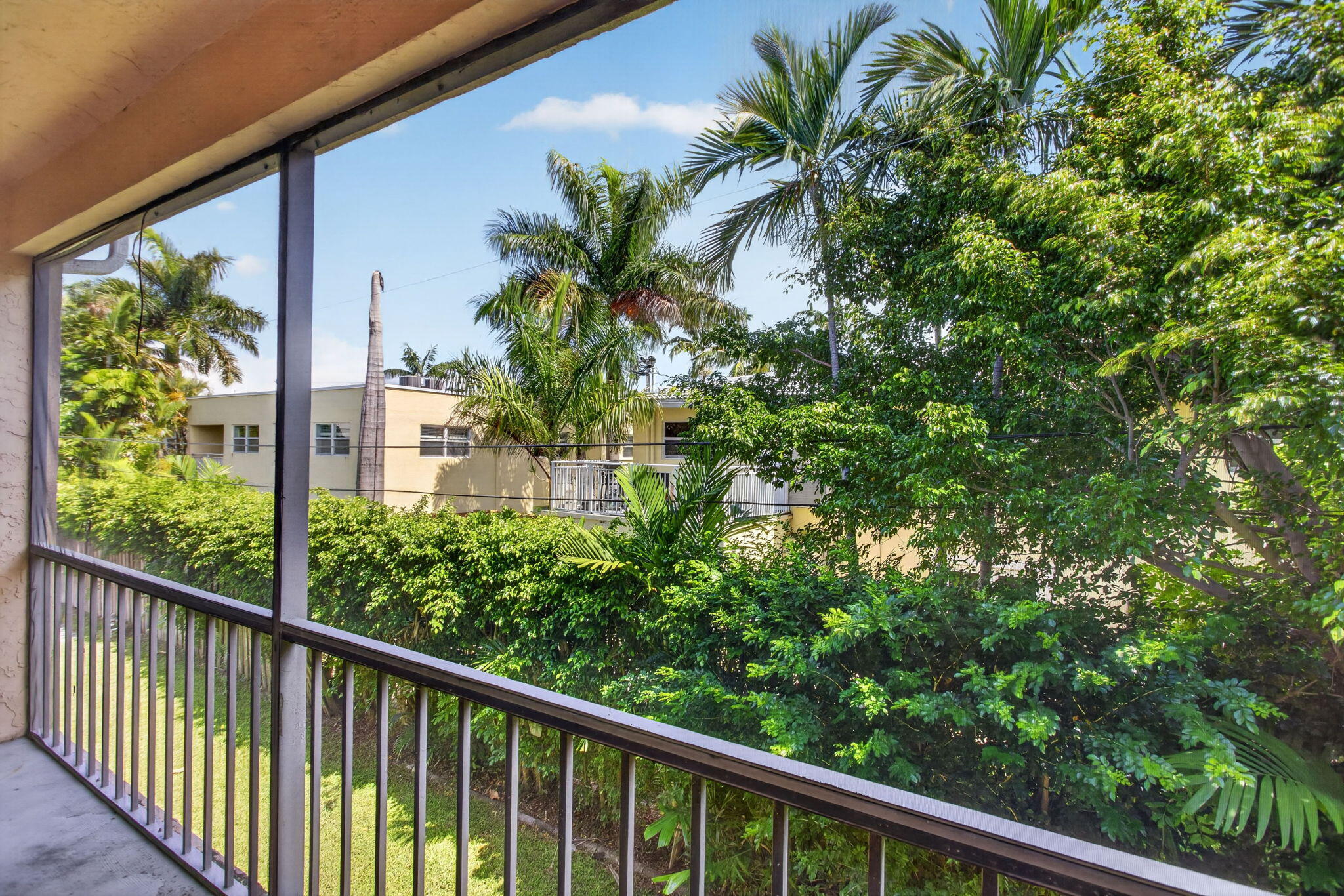 2141 NE 42nd Street 204