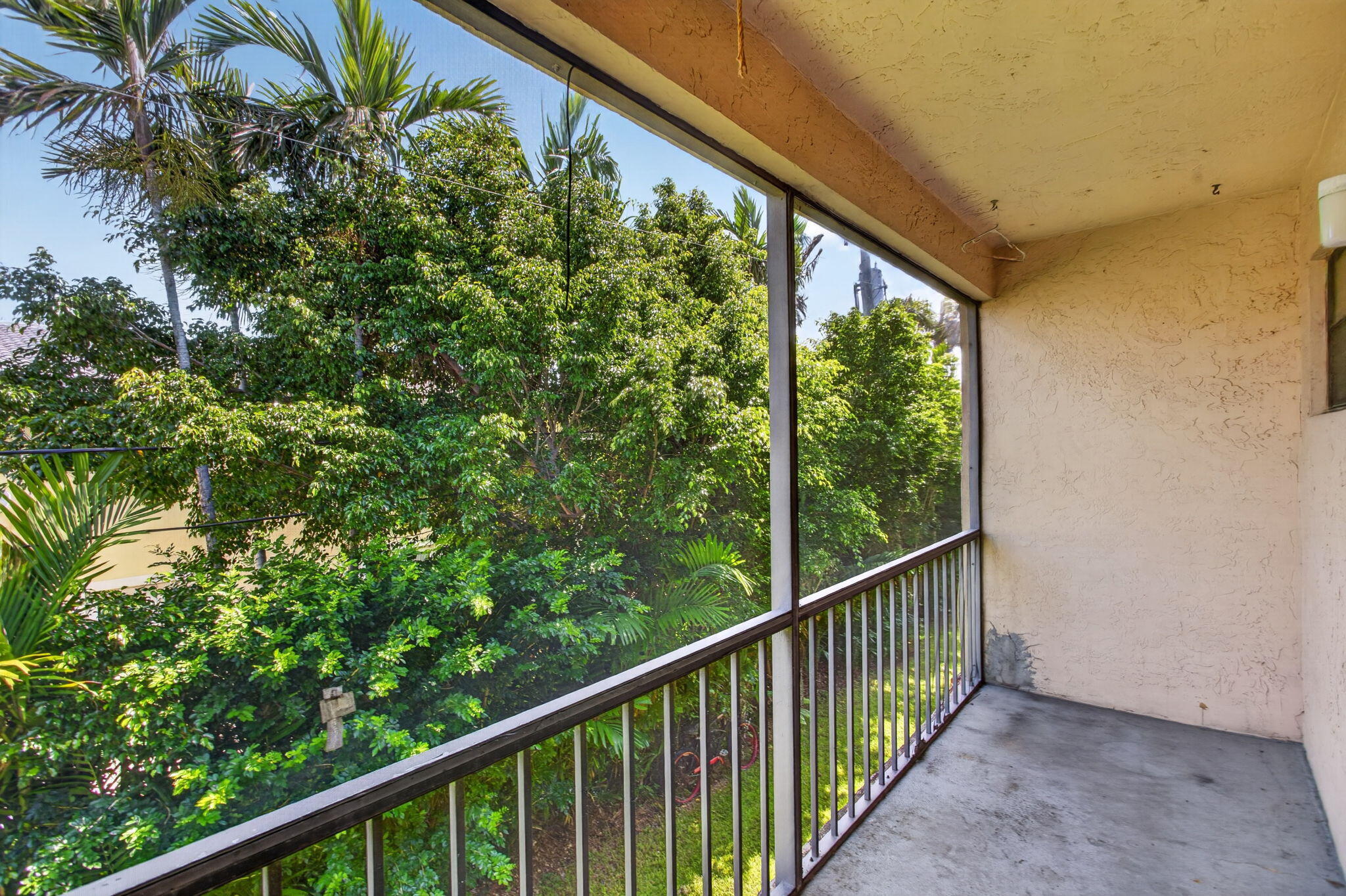 2141 NE 42nd Street 204