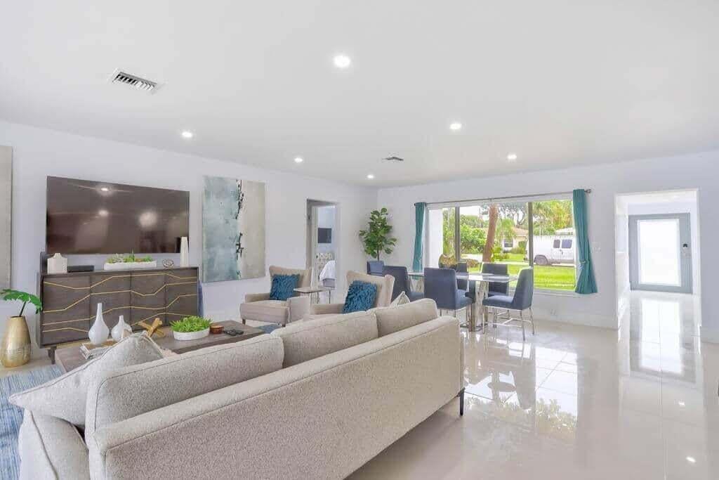 1631 Poinsettia Drive