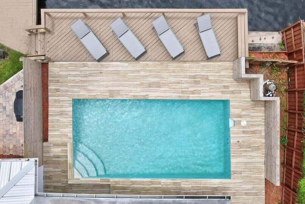 1631 Poinsettia Drive